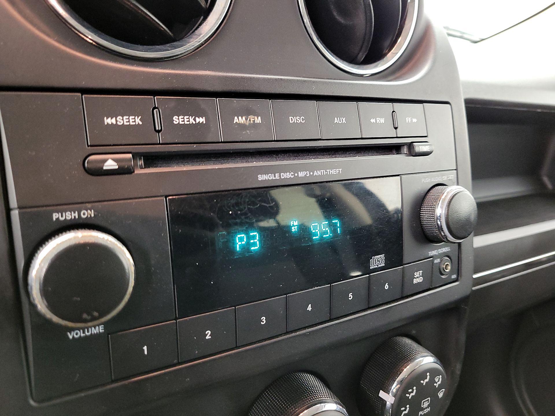 Thumbnail: 2015 Jeep Patriot - 13