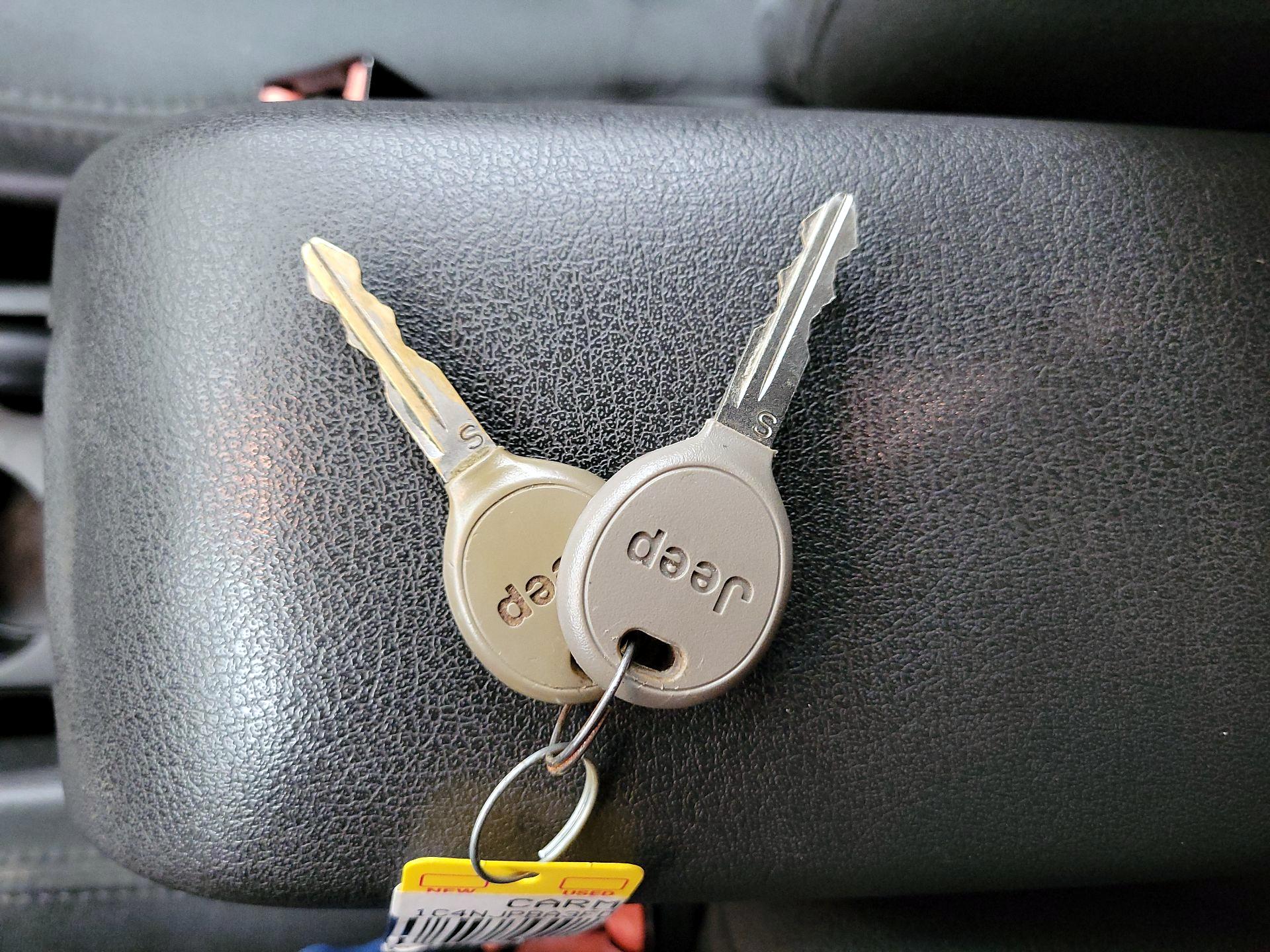 Thumbnail: 2015 Jeep Patriot - 20