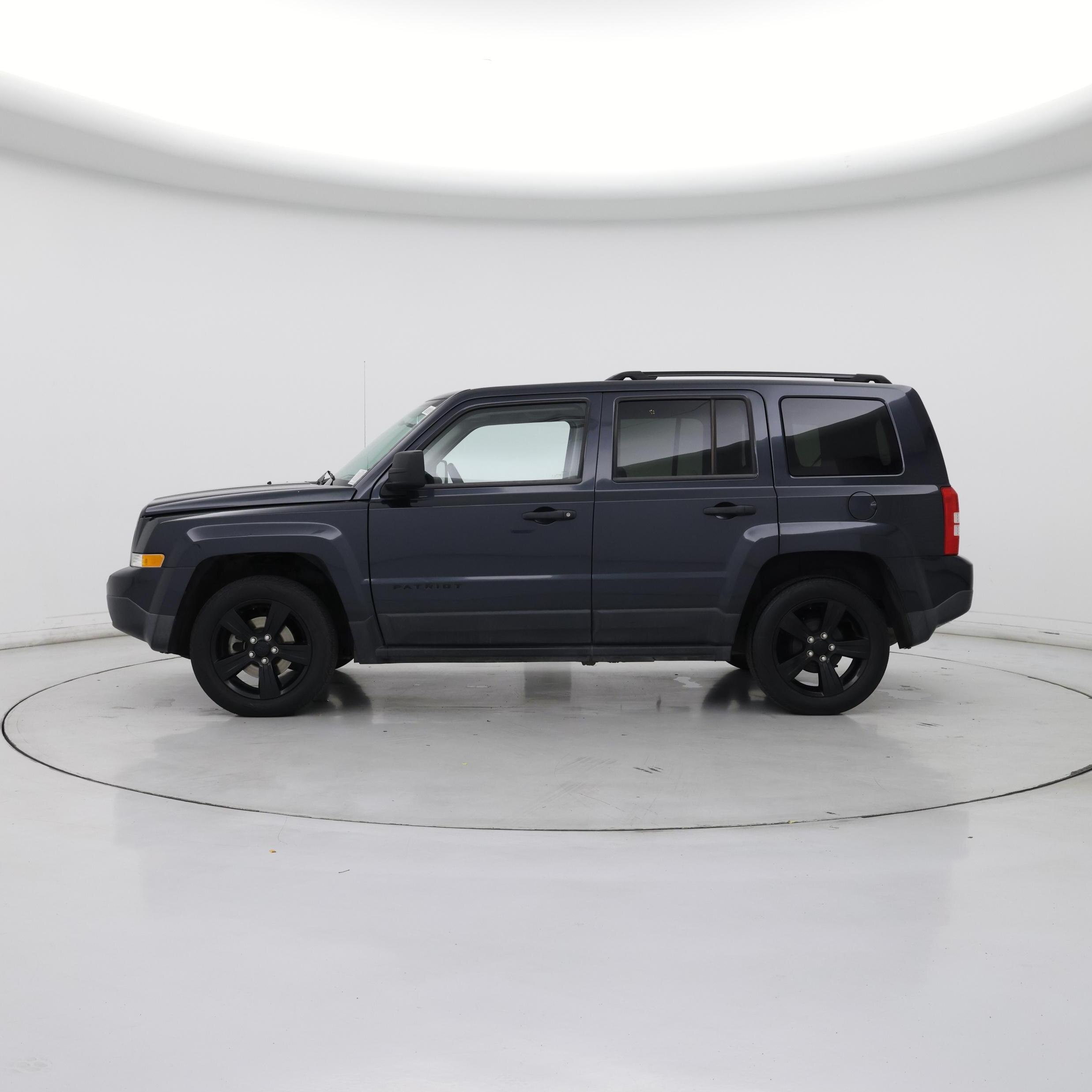 Thumbnail: 2015 Jeep Patriot - 3