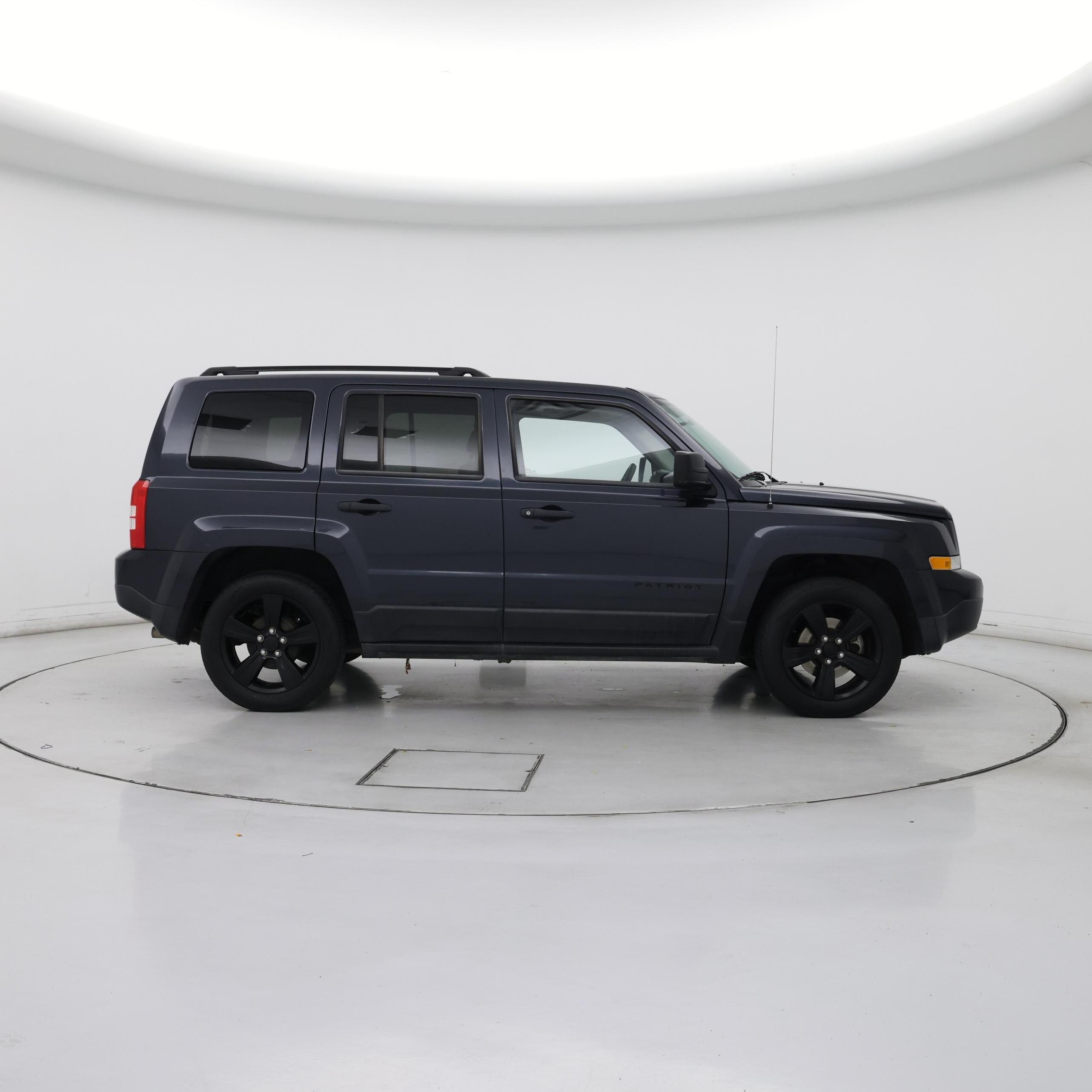Thumbnail: 2015 Jeep Patriot - 7