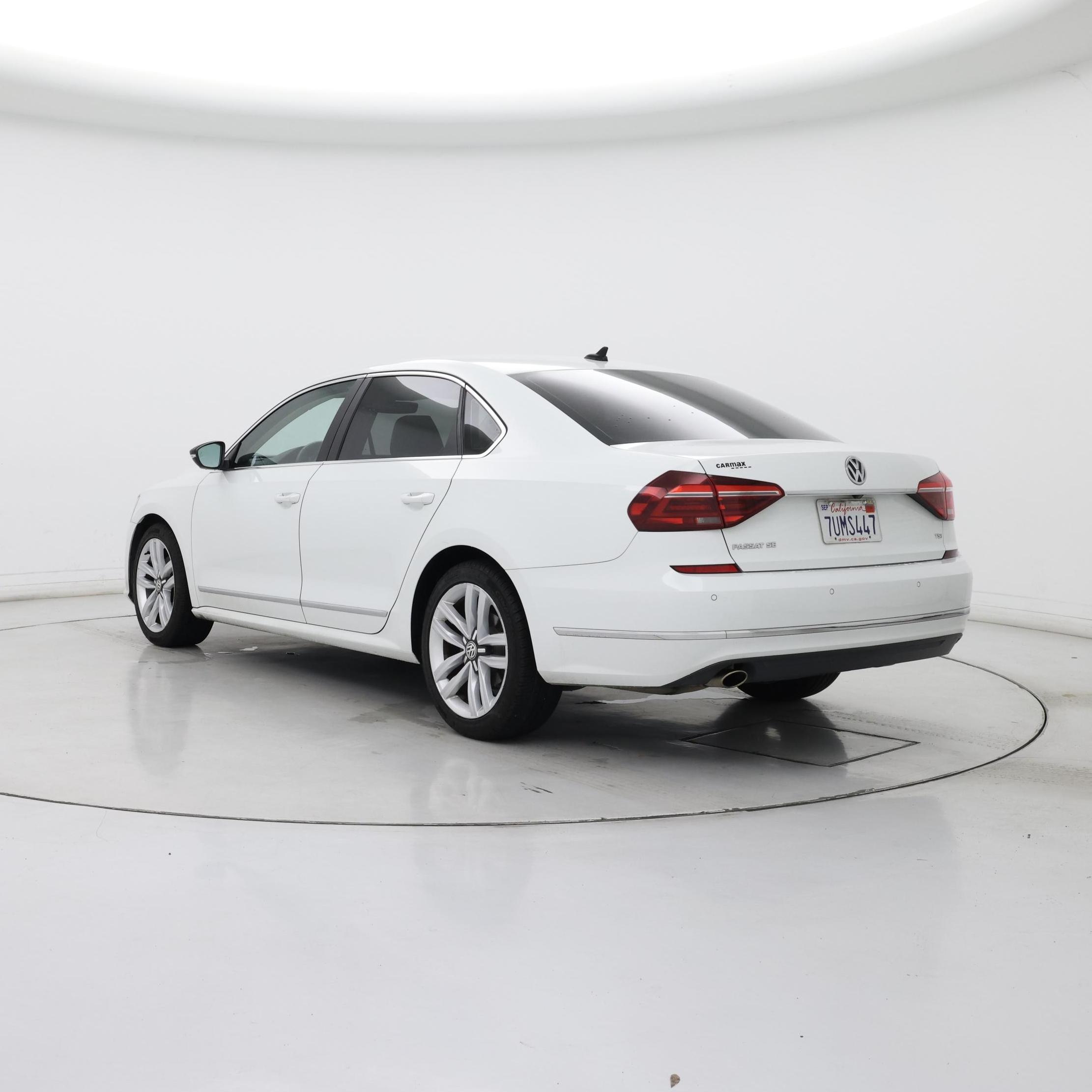 Thumbnail: 2017 Volkswagen Passat - 2