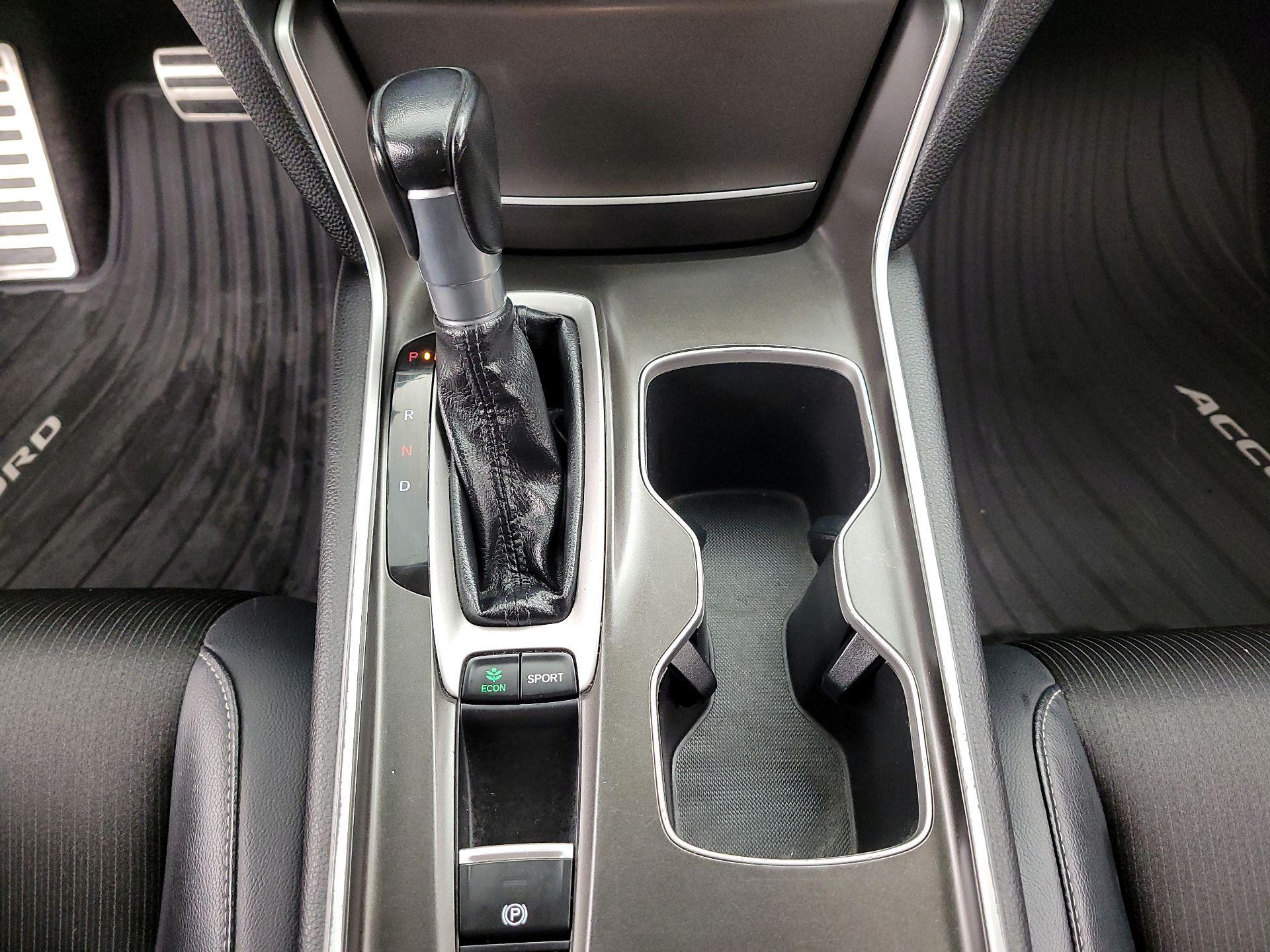 Thumbnail: 2018 Honda Accord - 17