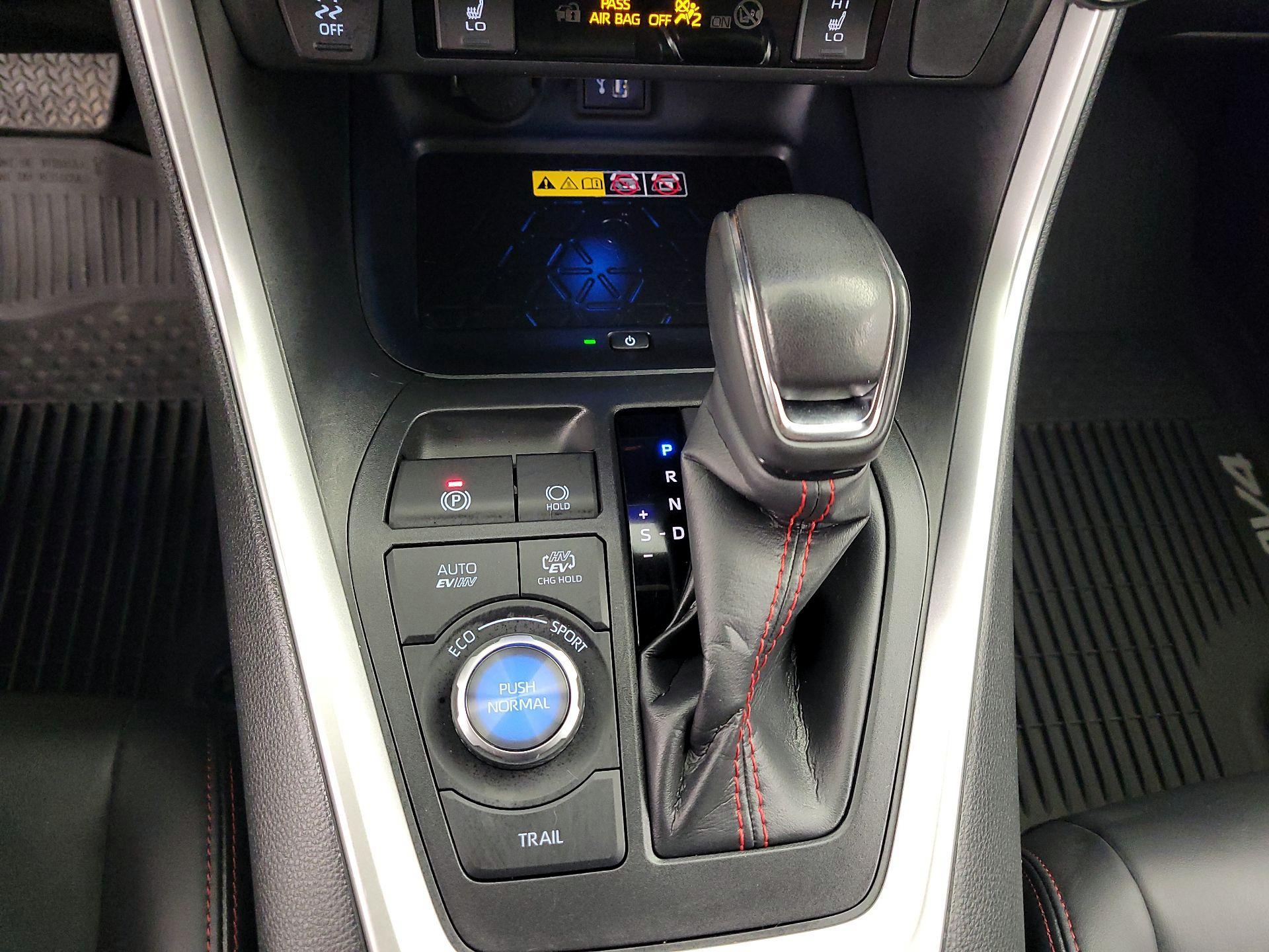 Thumbnail: 2023 Toyota RAV4 - 17