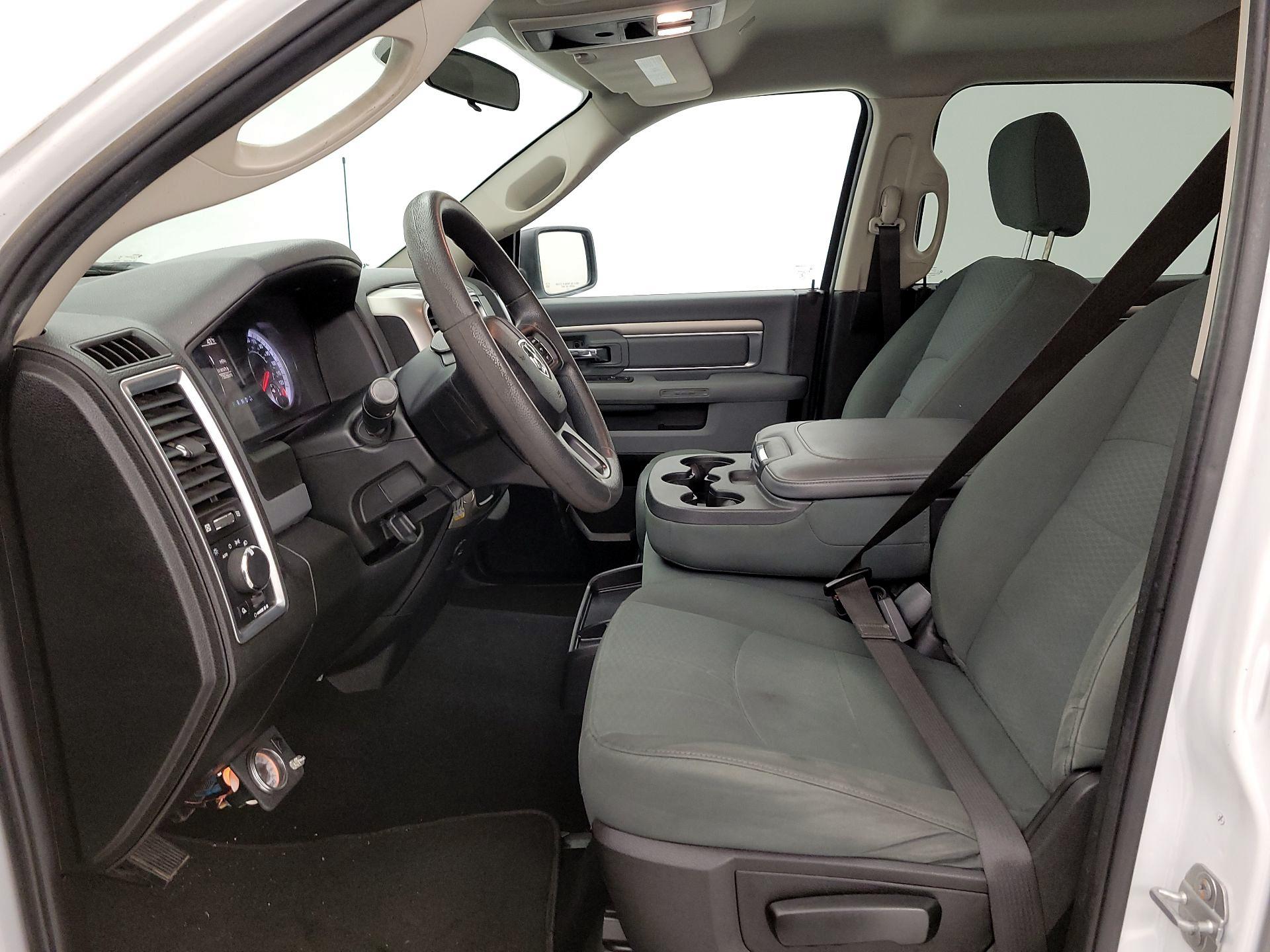 Thumbnail: 2019 RAM 1500 Classic - 11