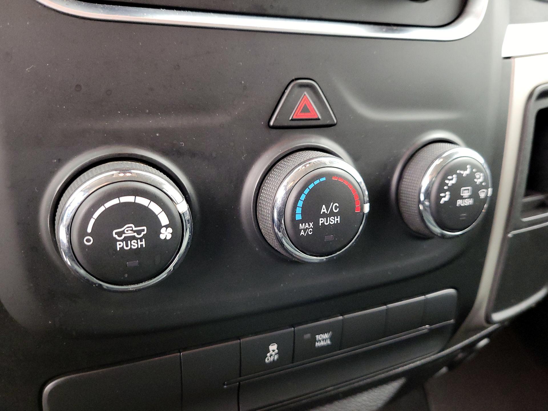 Thumbnail: 2019 RAM 1500 Classic - 16