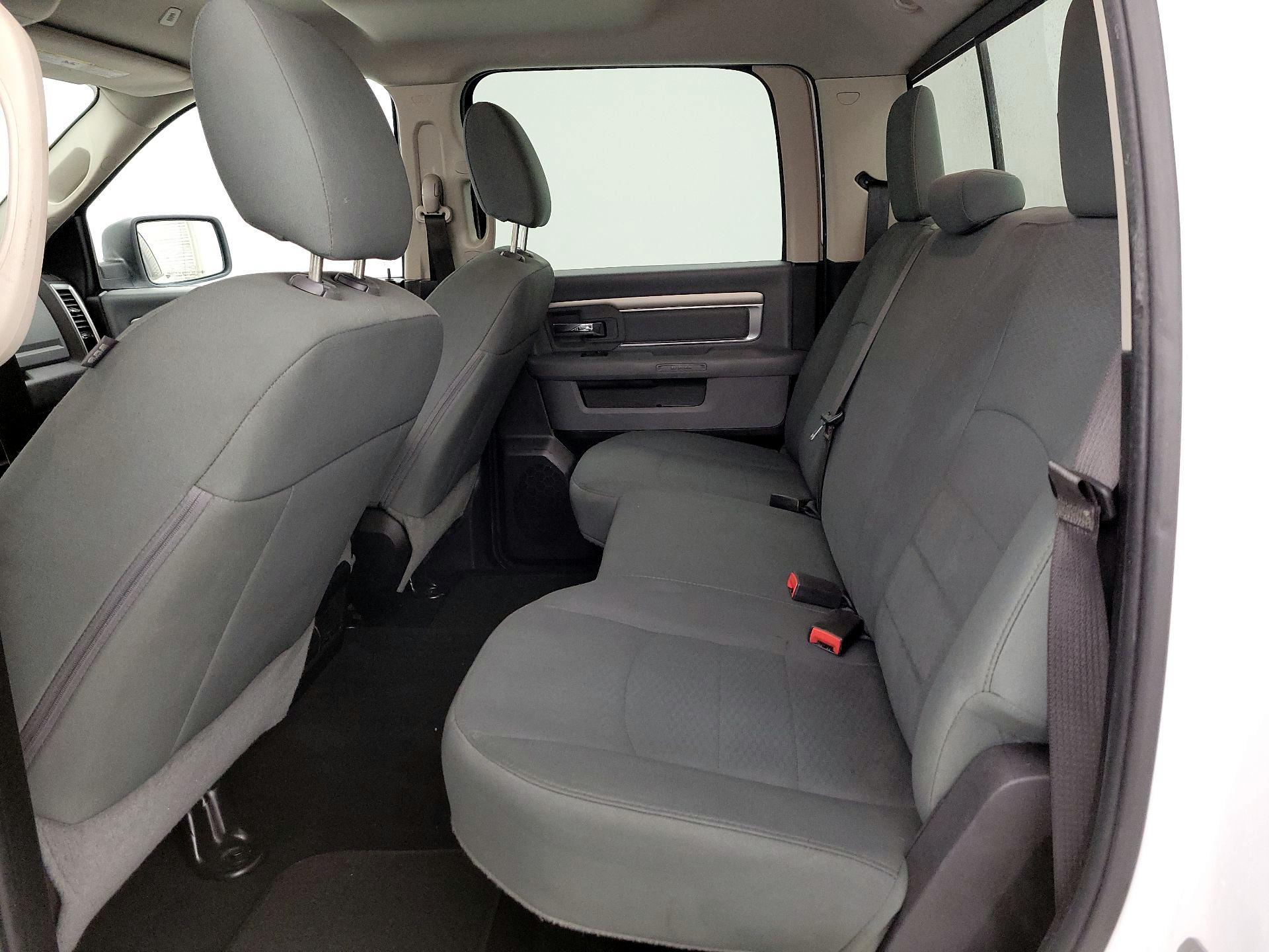 Thumbnail: 2019 RAM 1500 Classic - 19