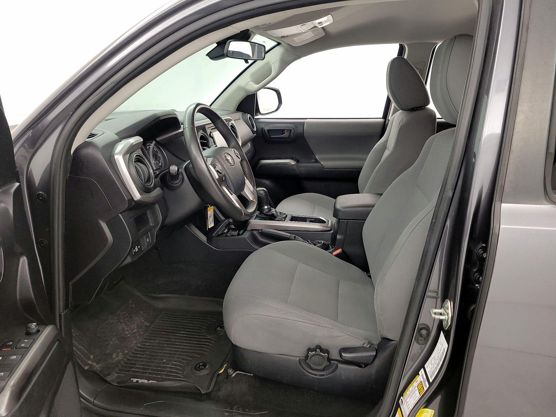 Thumbnail: 2019 Toyota Tacoma - 11