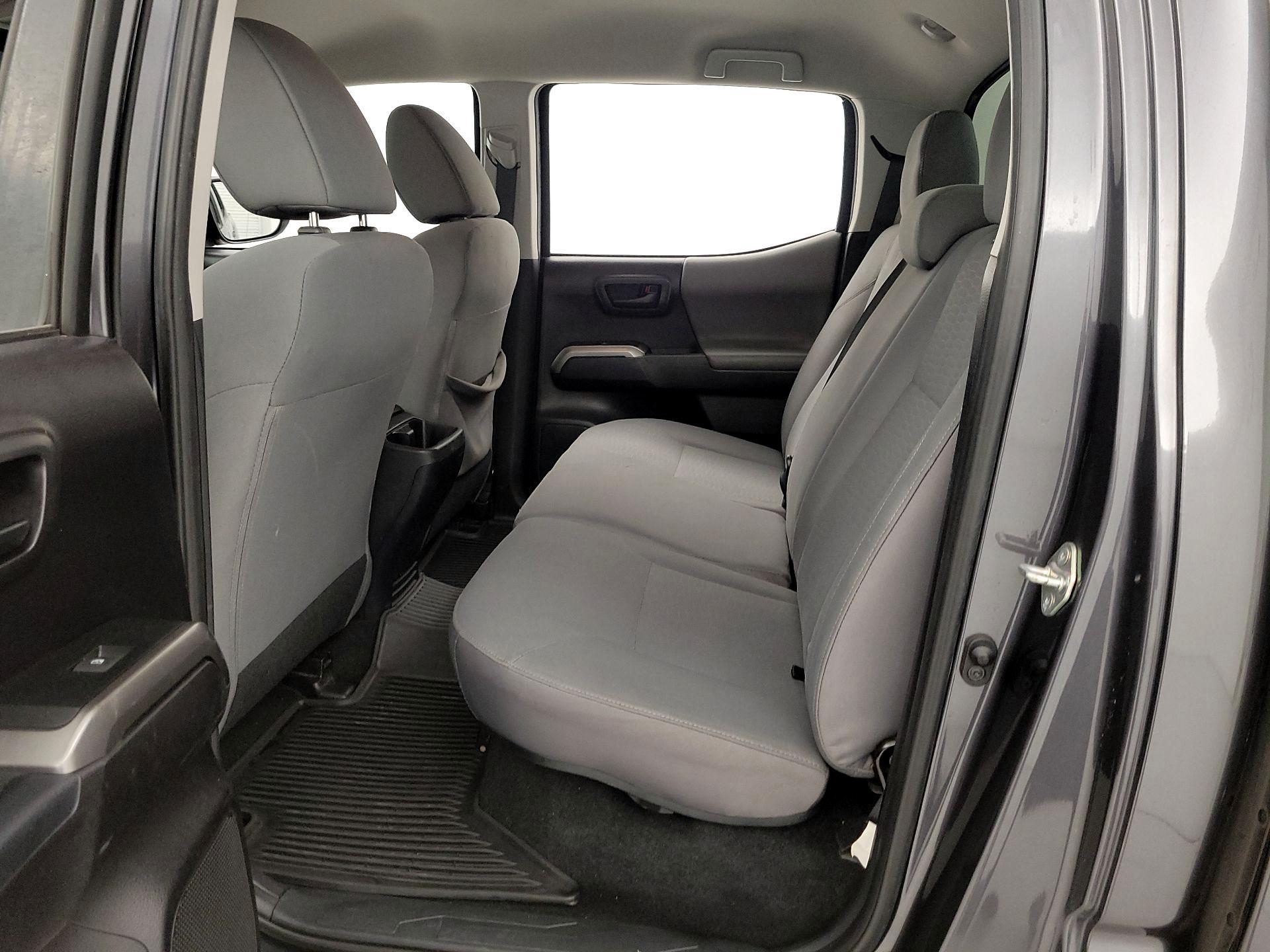 Thumbnail: 2019 Toyota Tacoma - 19