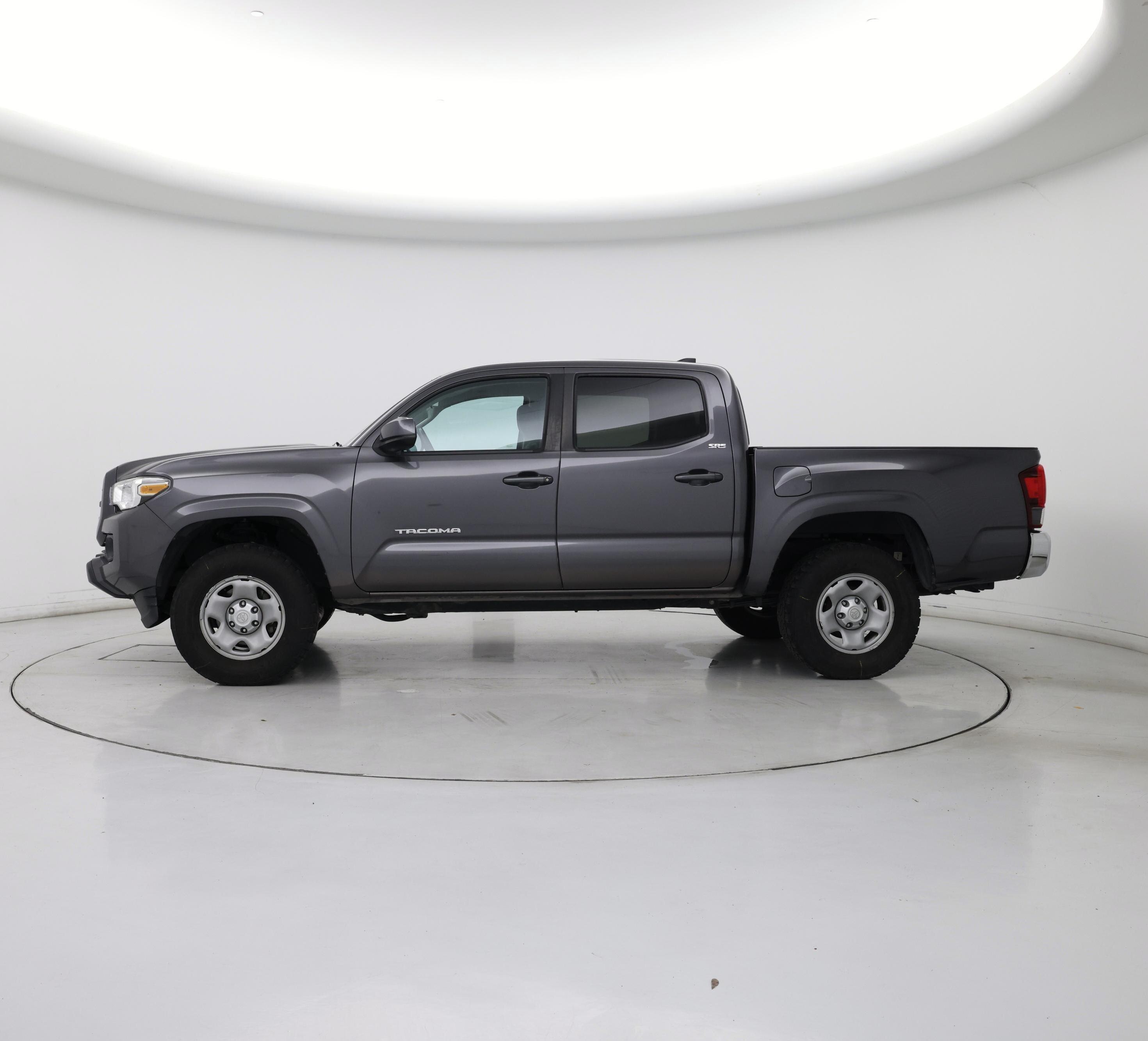 Thumbnail: 2019 Toyota Tacoma - 3