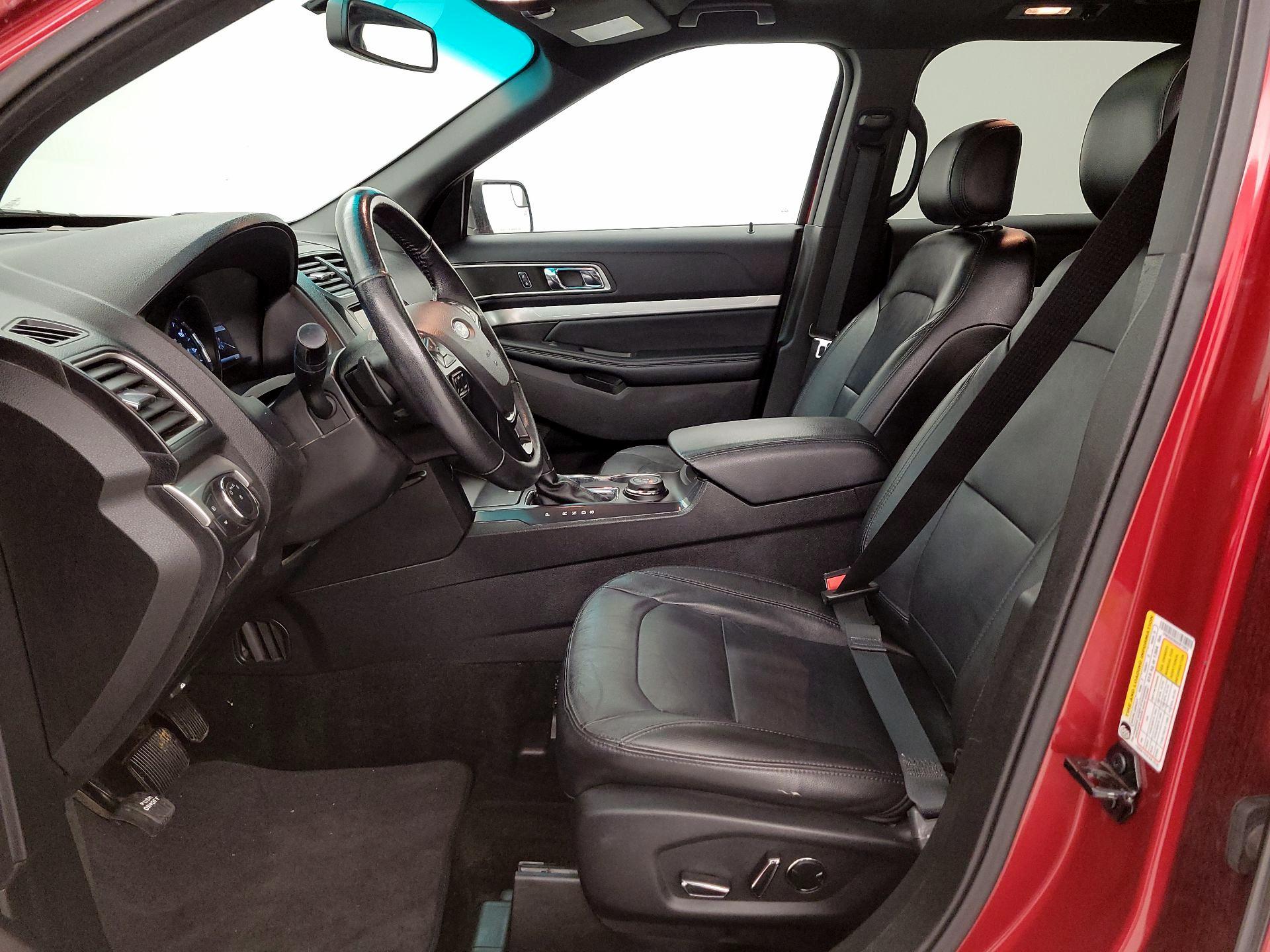 Thumbnail: 2016 Ford Explorer - 11