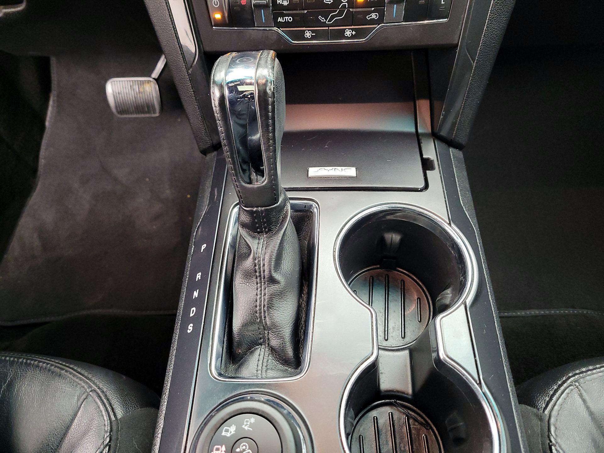 Thumbnail: 2016 Ford Explorer - 17