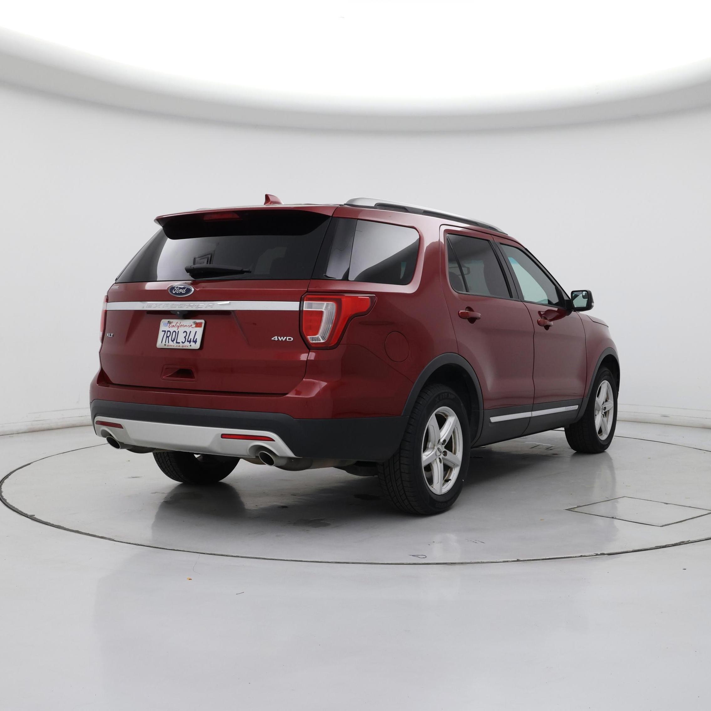 Thumbnail: 2016 Ford Explorer - 8