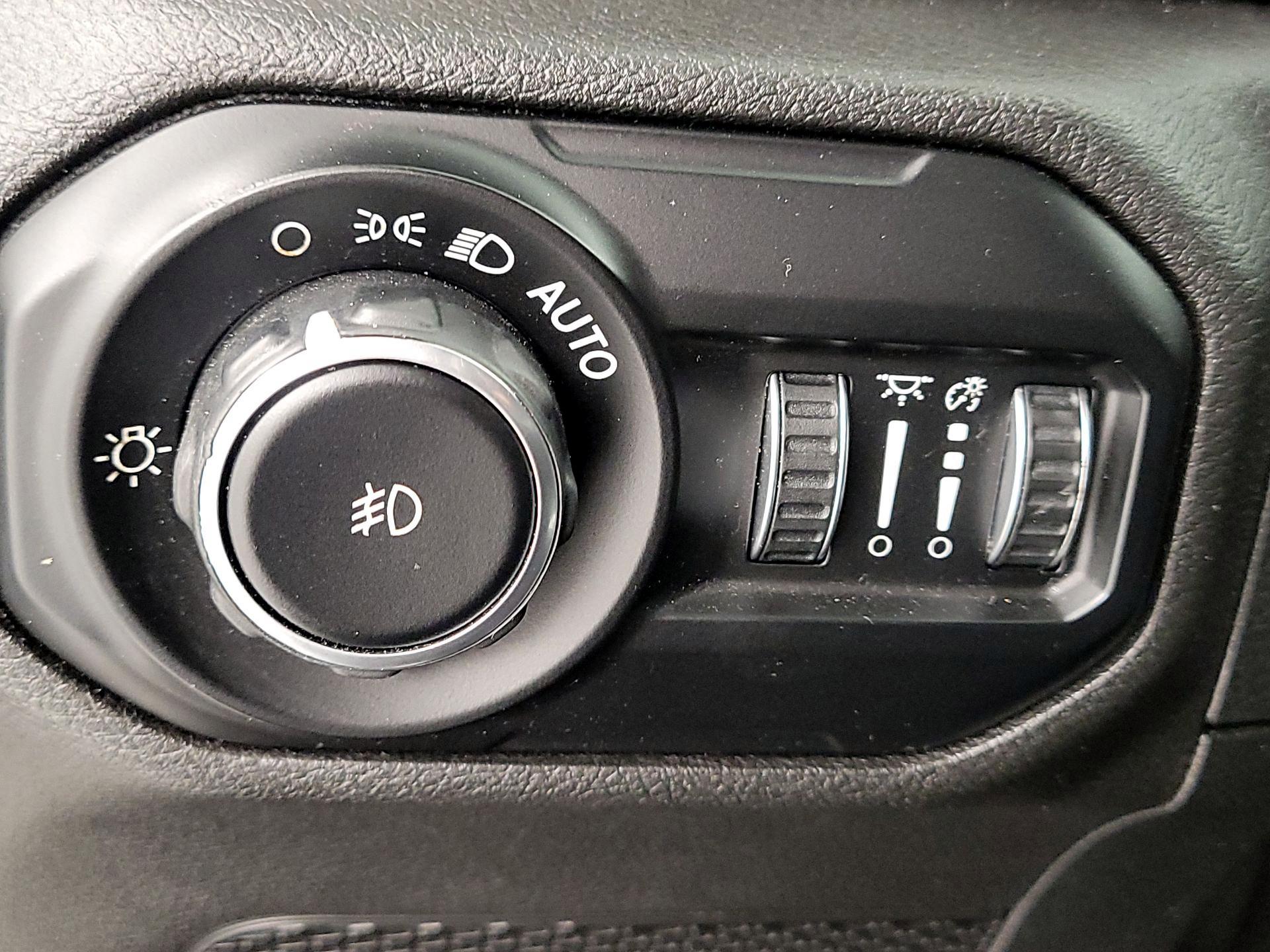 Thumbnail: 2021 Jeep Wrangler - 13