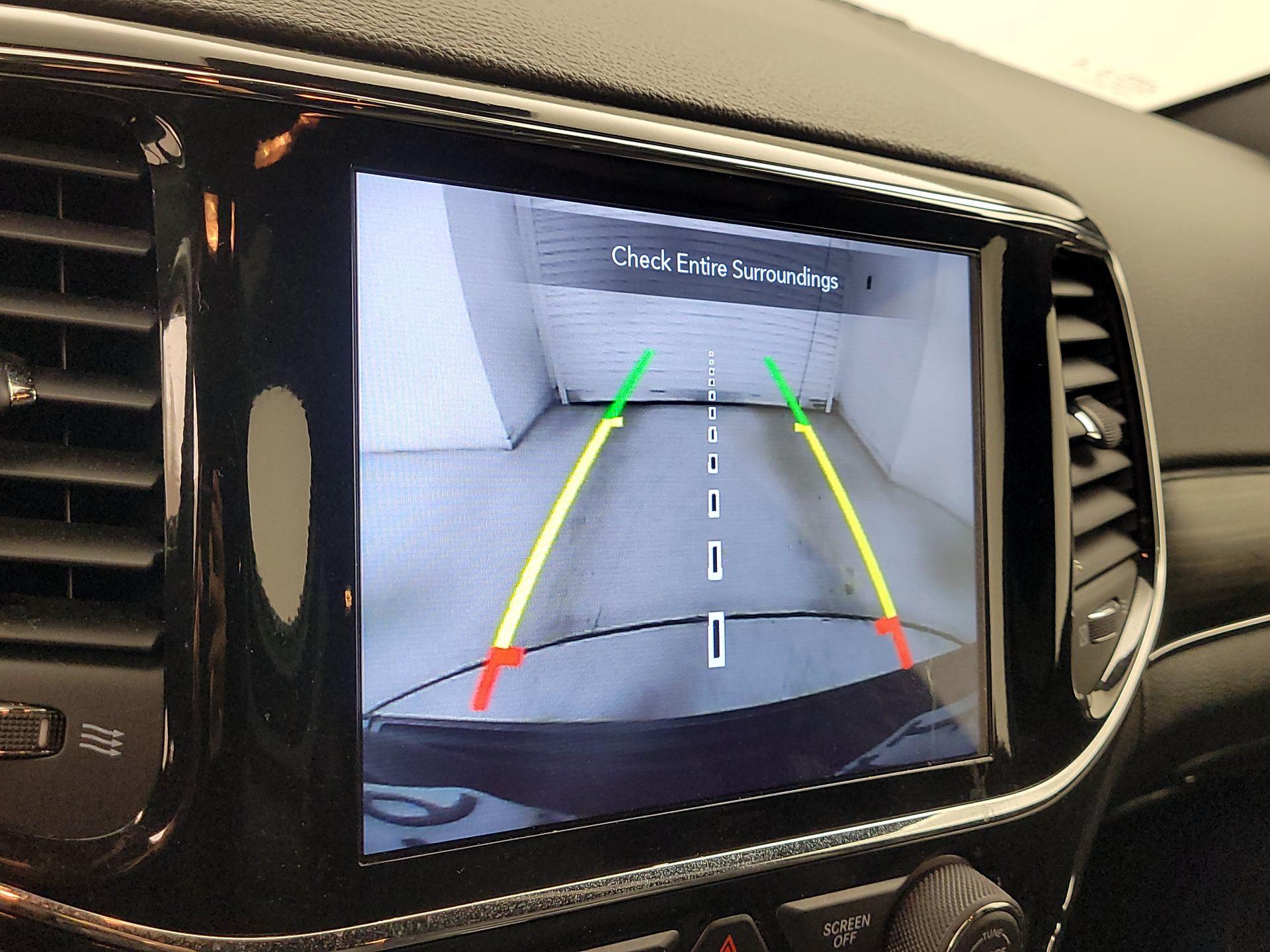 Thumbnail: 2021 Jeep Grand Cherokee - 15