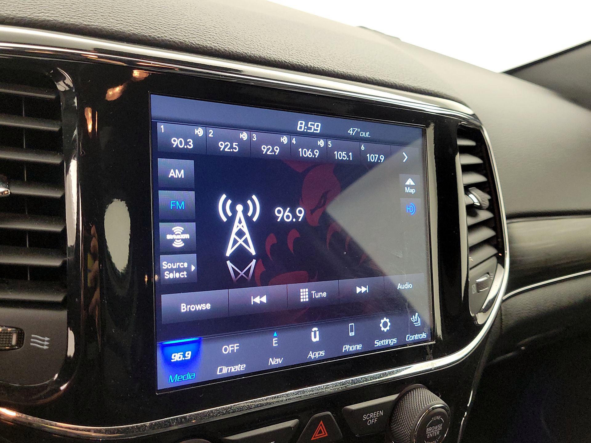 Thumbnail: 2021 Jeep Grand Cherokee - 16