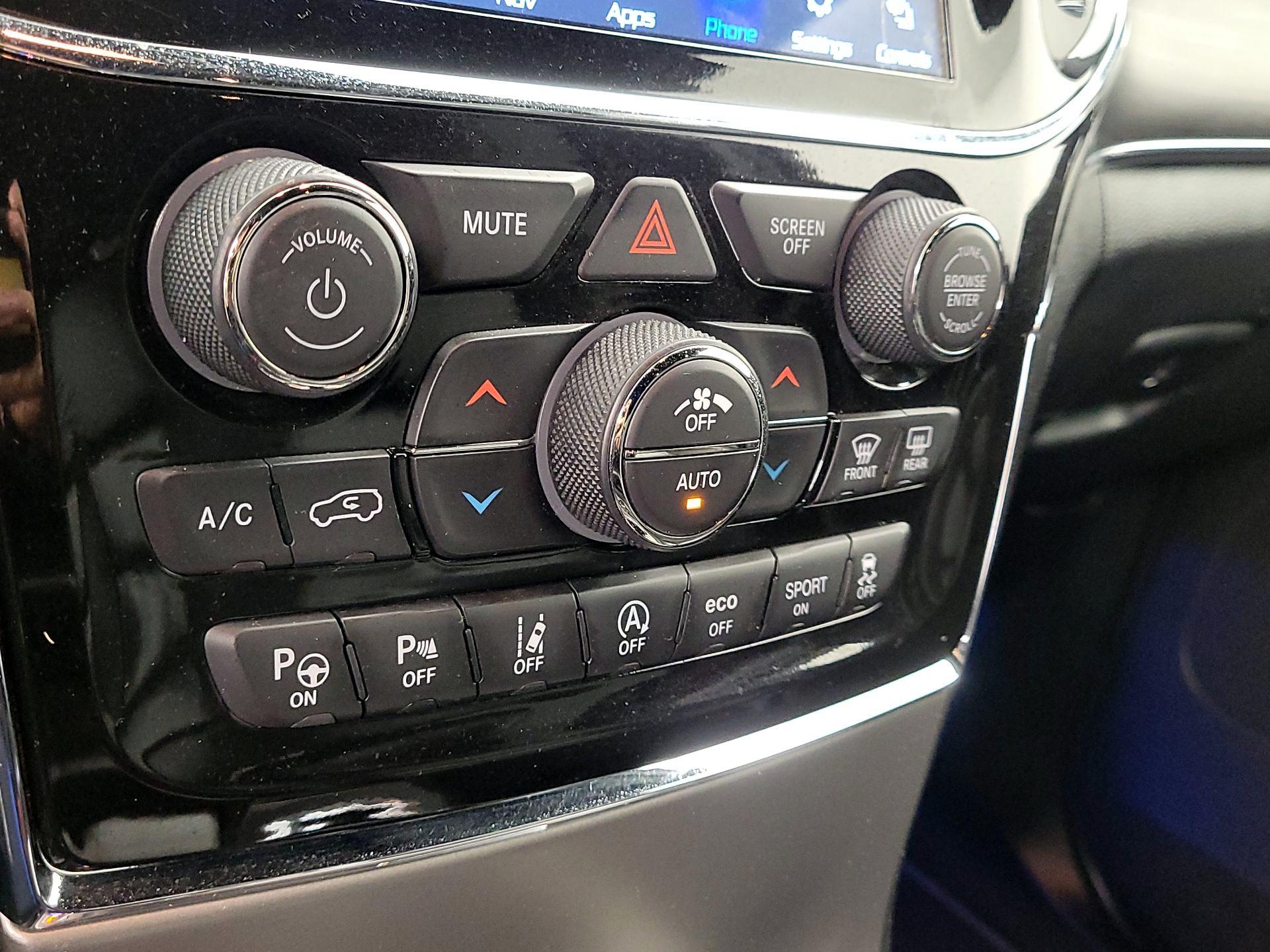 Thumbnail: 2021 Jeep Grand Cherokee - 17