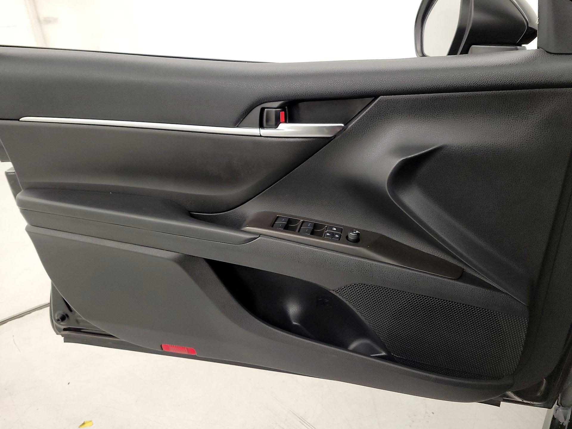 Thumbnail: 2022 Toyota Camry - 12