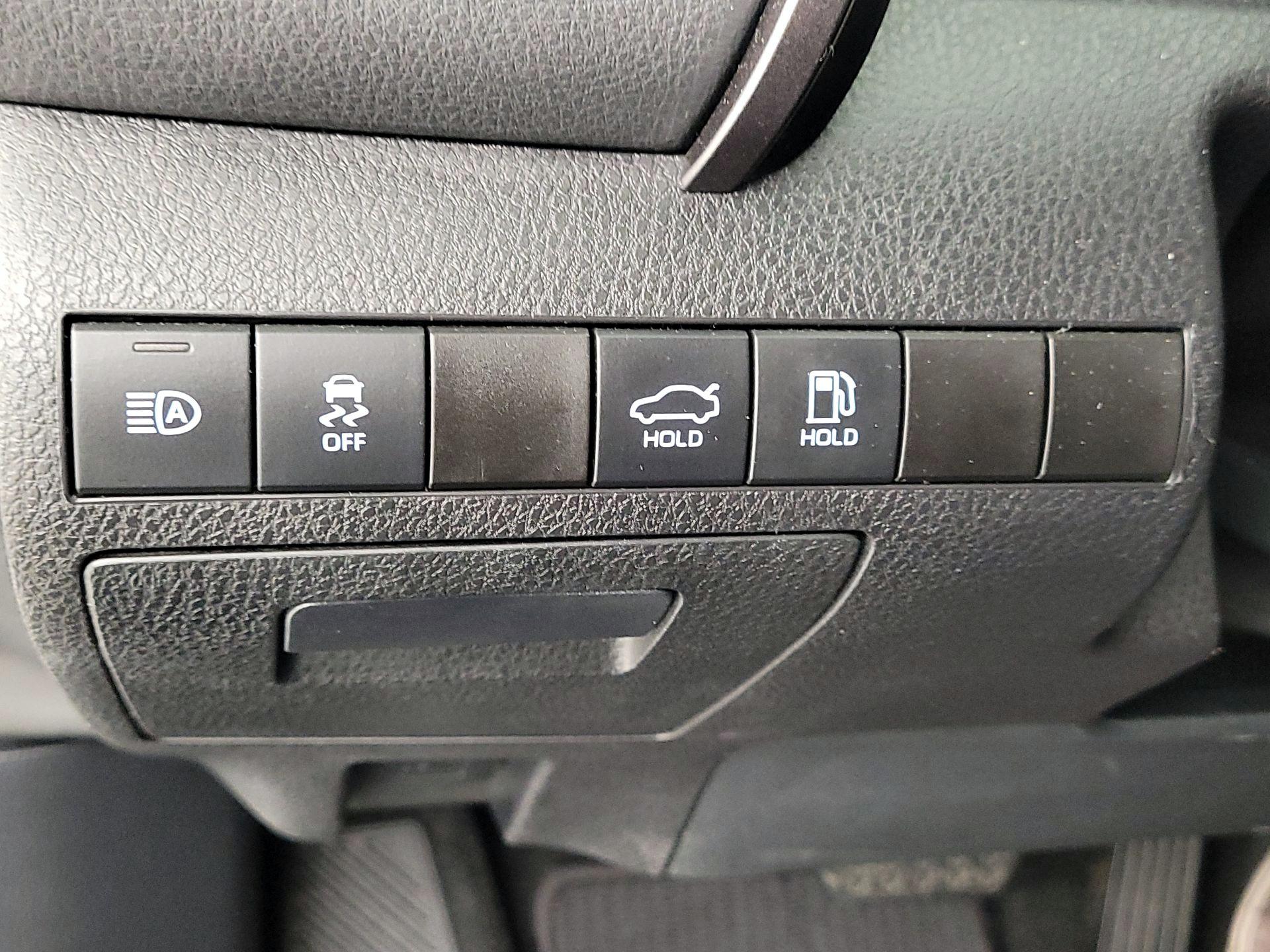 Thumbnail: 2022 Toyota Camry - 13