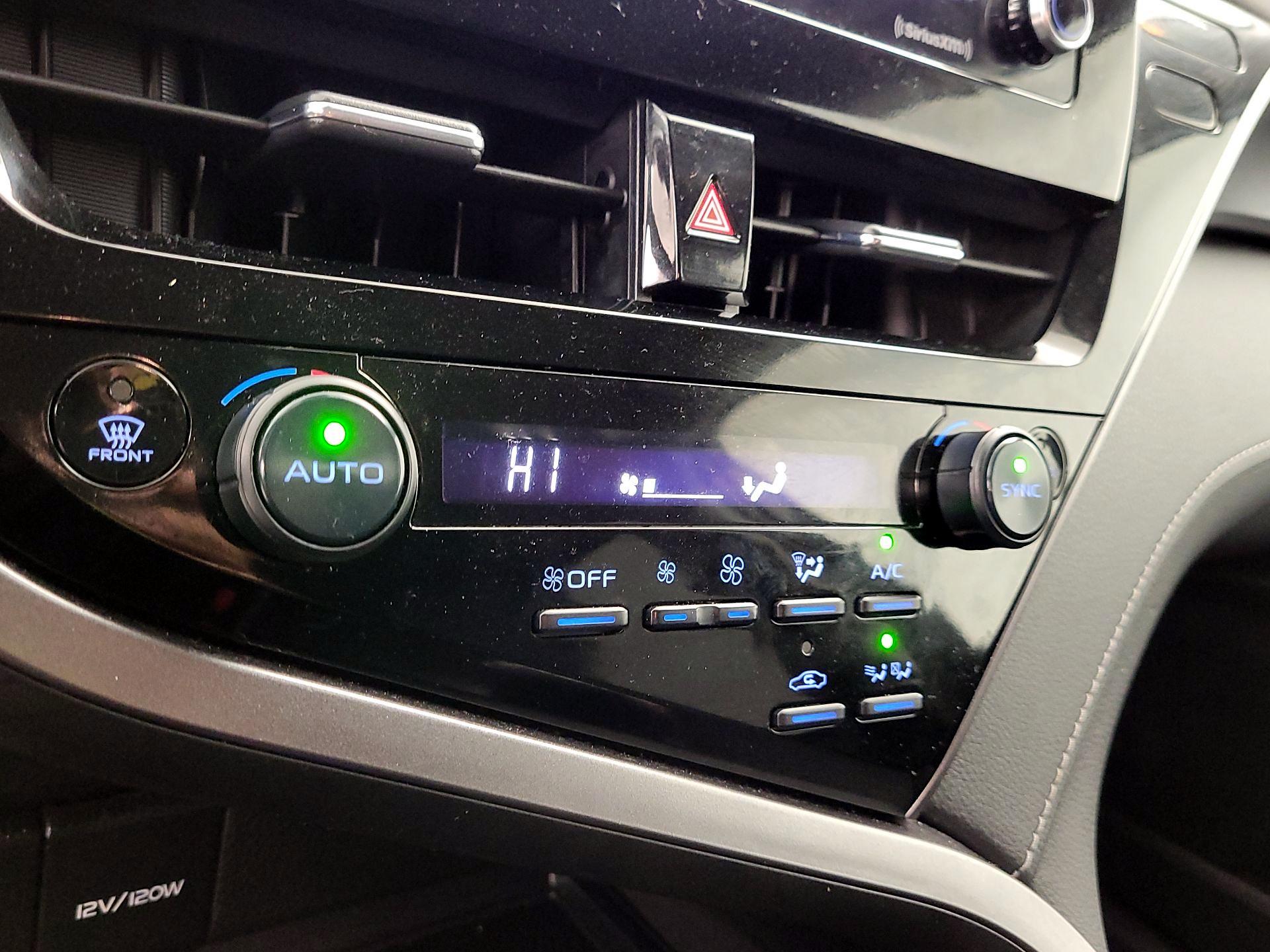 Thumbnail: 2022 Toyota Camry - 16