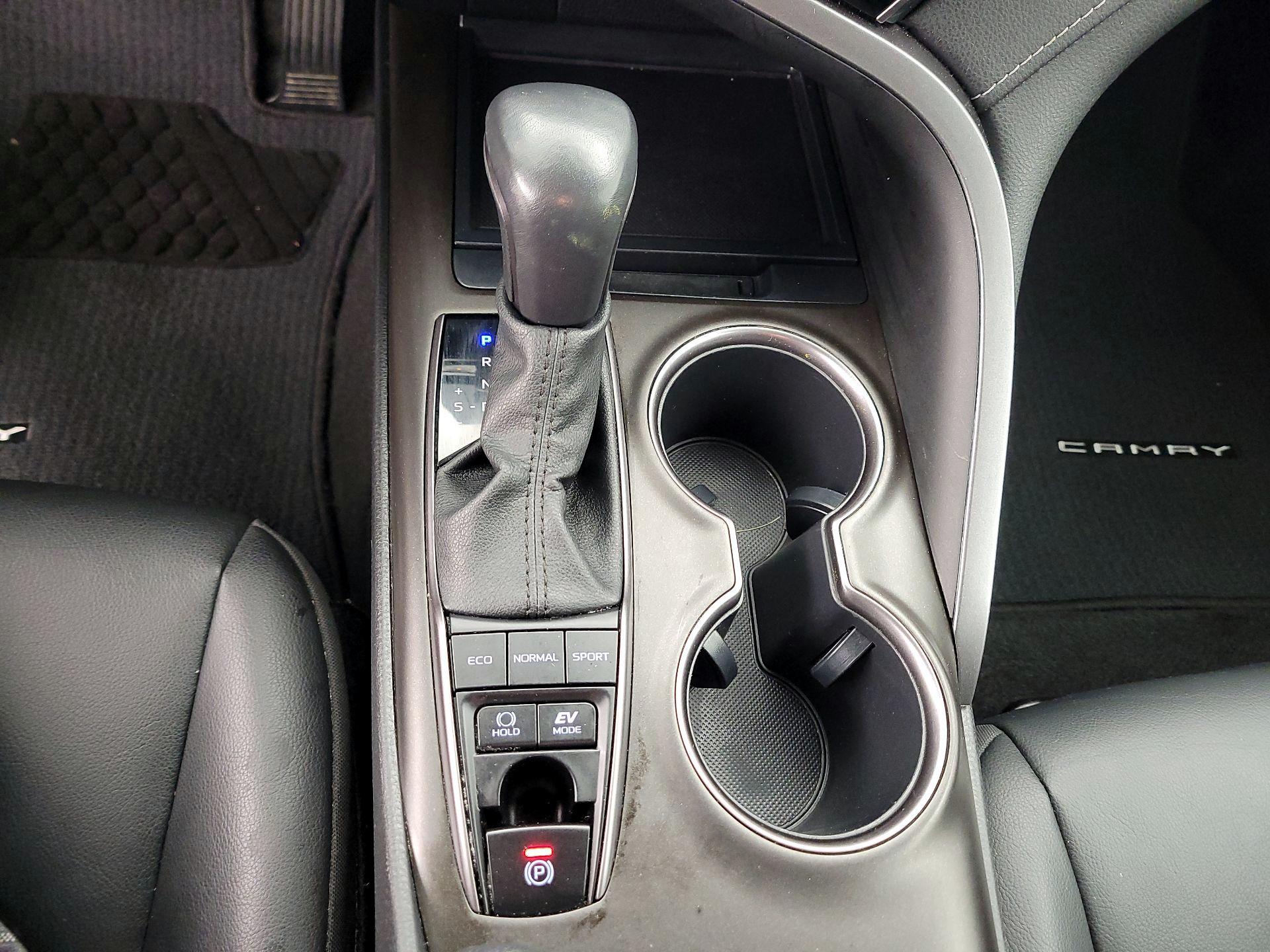 Thumbnail: 2022 Toyota Camry - 17