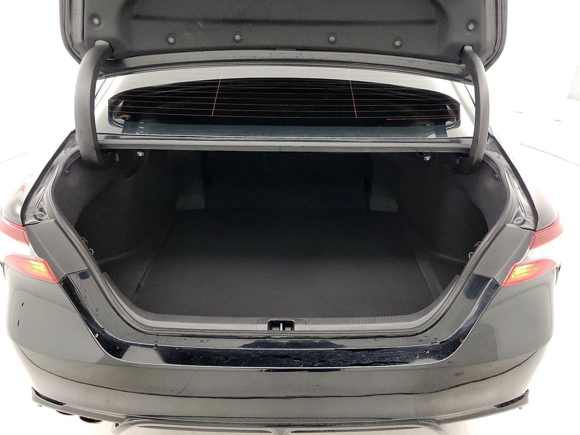 Thumbnail: 2022 Toyota Camry - 20