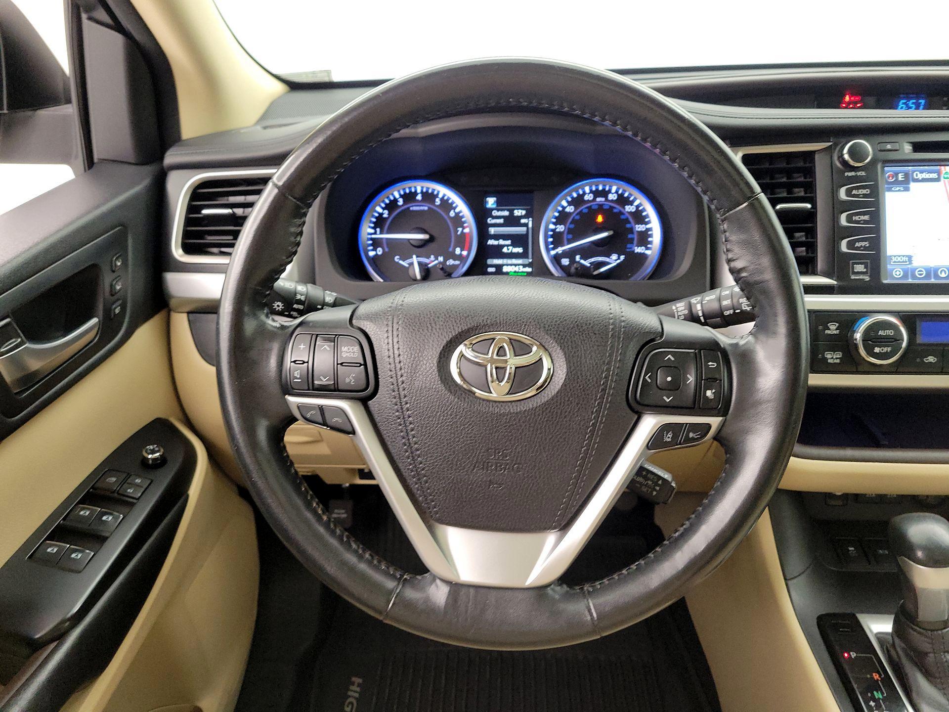 Thumbnail: 2018 Toyota Highlander - 10