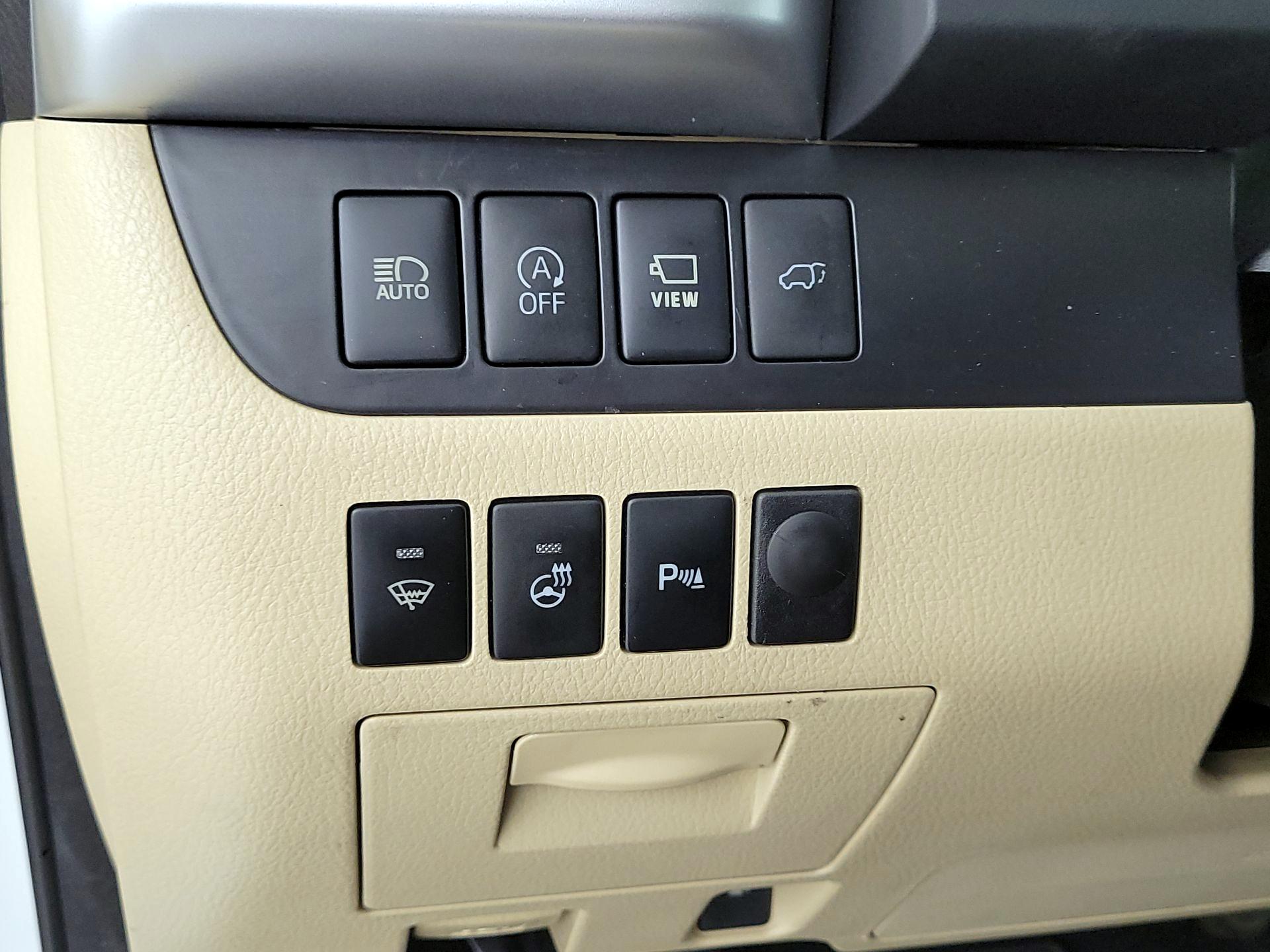 Thumbnail: 2018 Toyota Highlander - 13