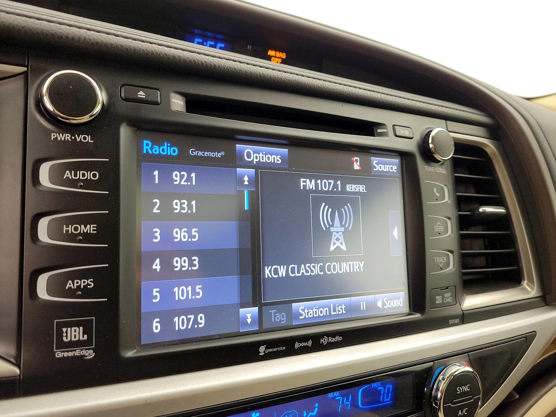 Thumbnail: 2018 Toyota Highlander - 16