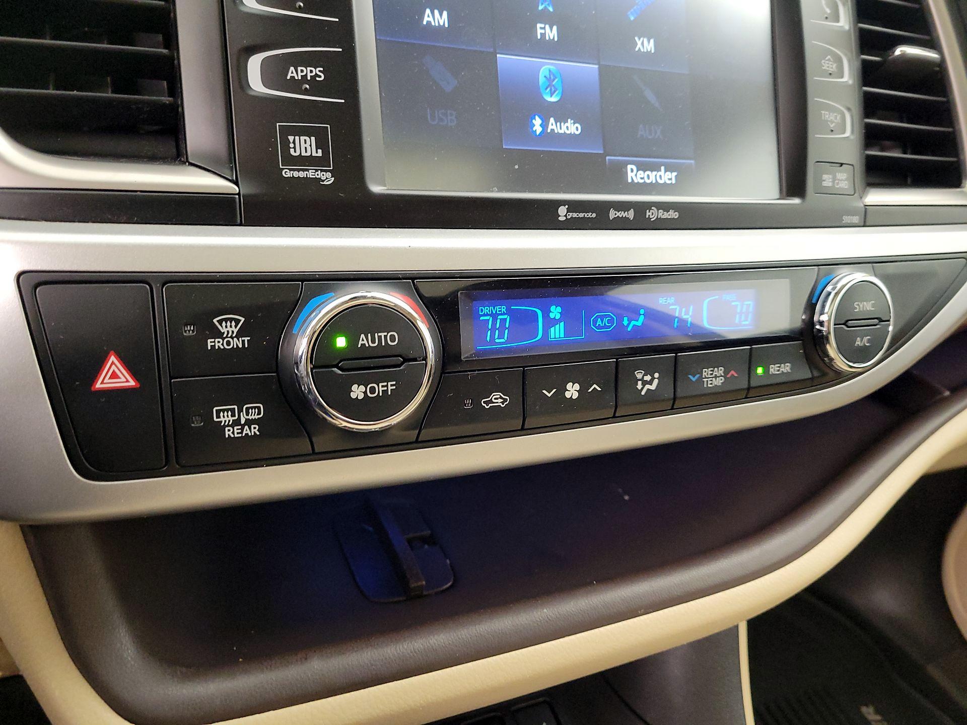 Thumbnail: 2018 Toyota Highlander - 17