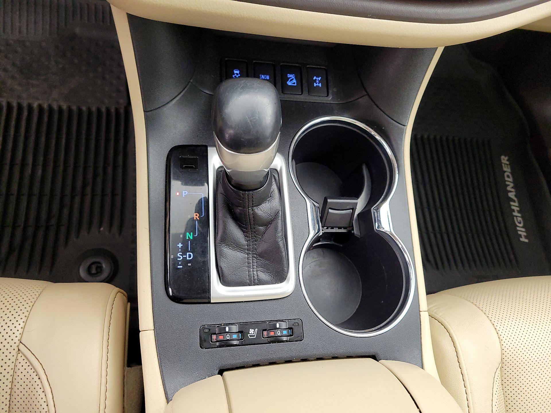 Thumbnail: 2018 Toyota Highlander - 18