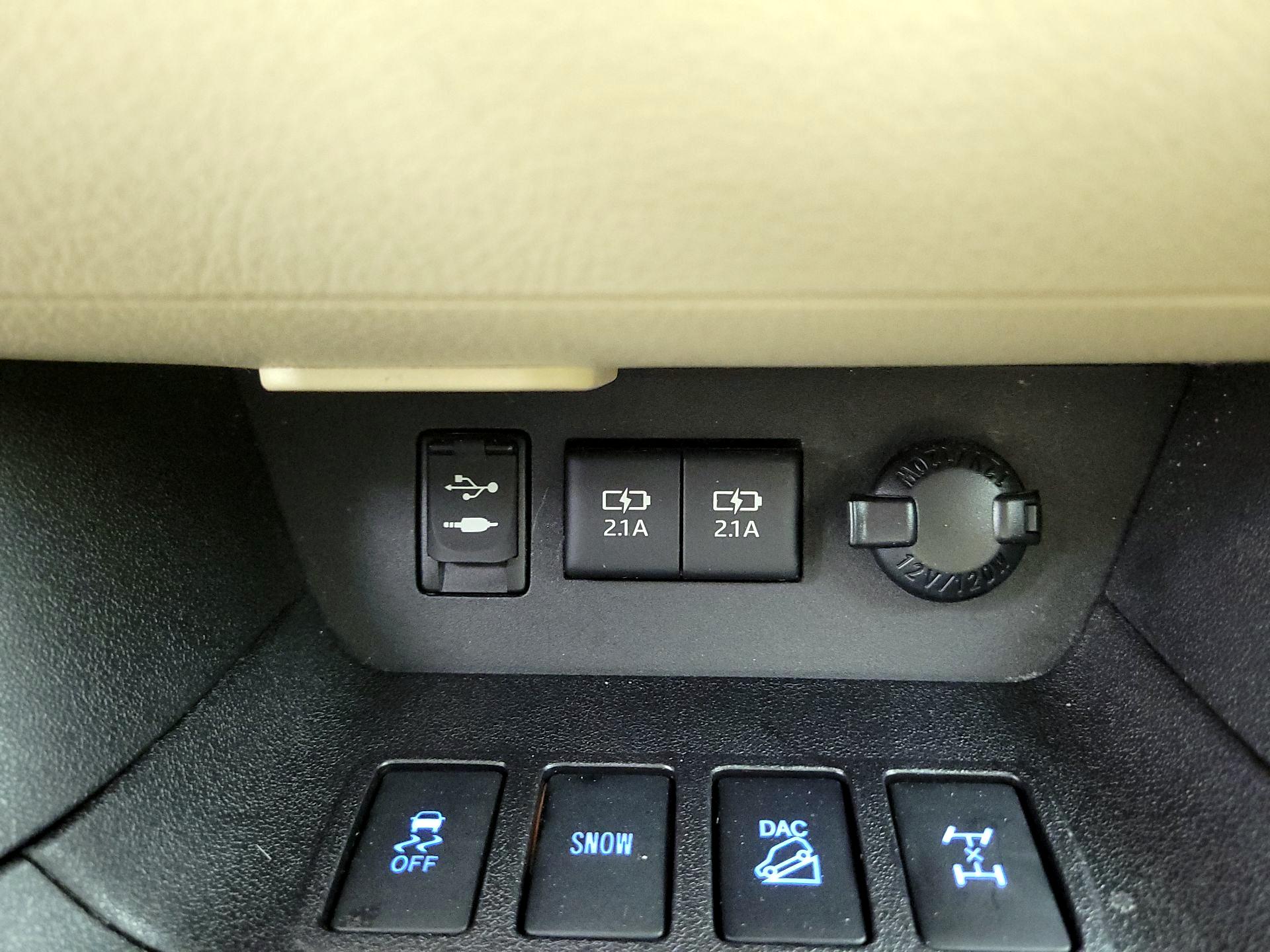 Thumbnail: 2018 Toyota Highlander - 19