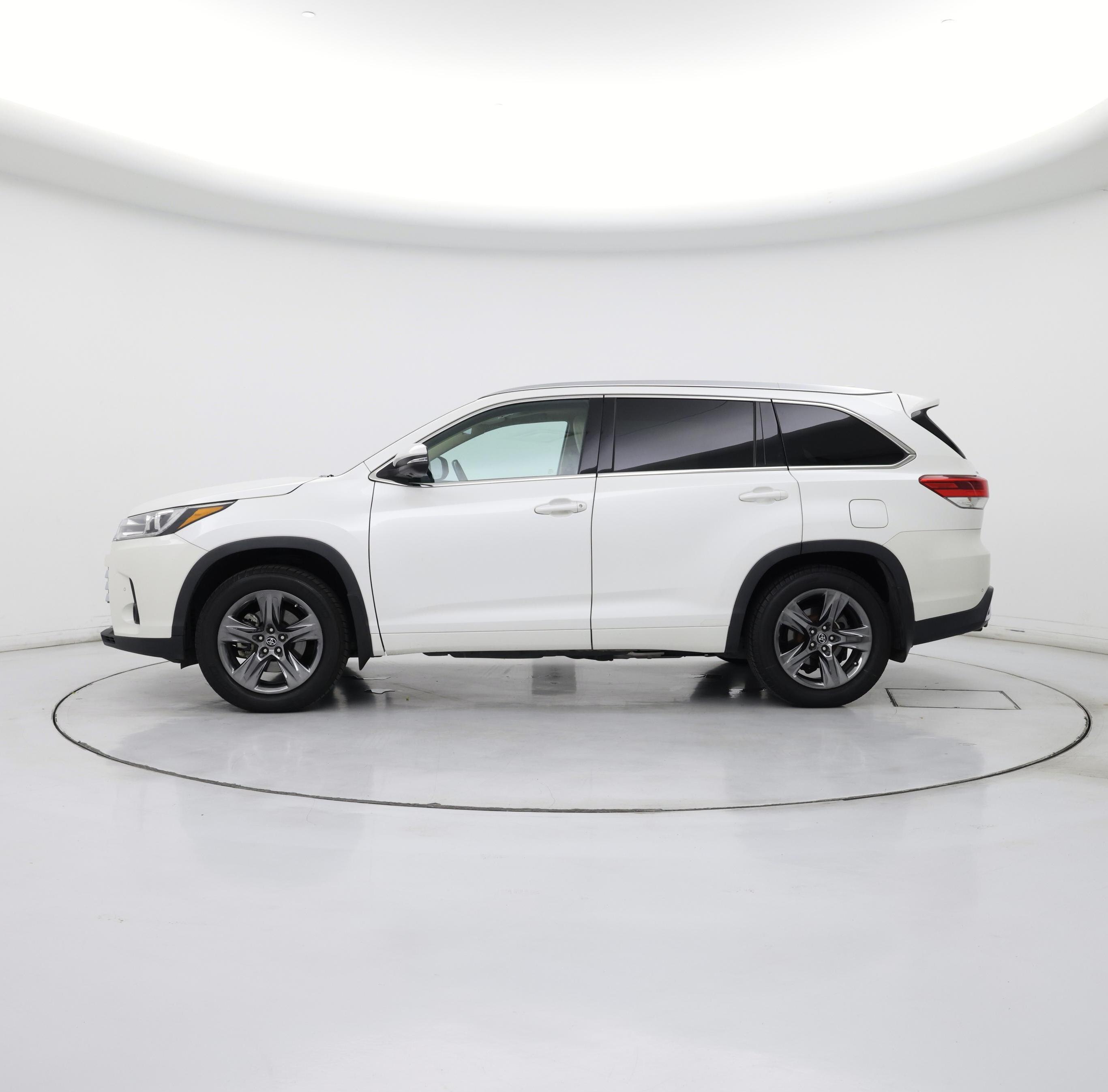 Thumbnail: 2018 Toyota Highlander - 3