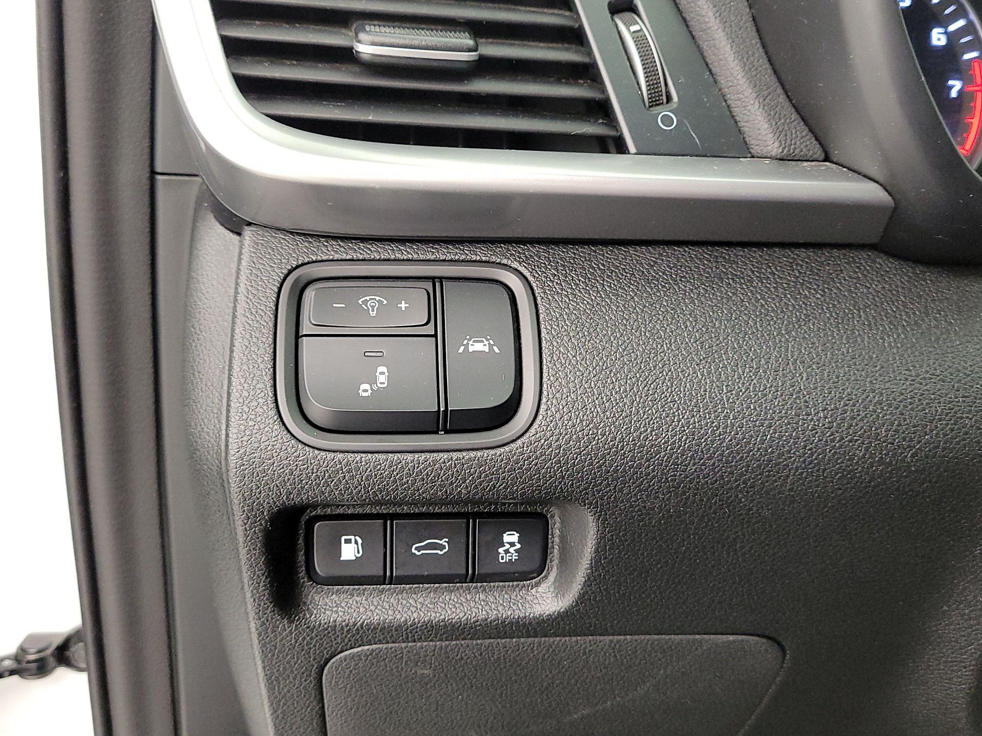 Thumbnail: 2019 Kia Optima - 13