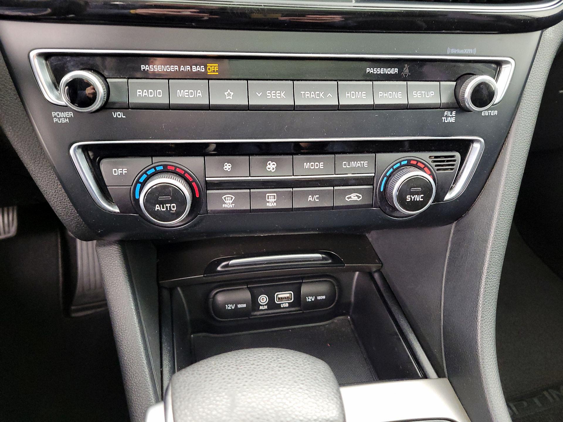 Thumbnail: 2019 Kia Optima - 16