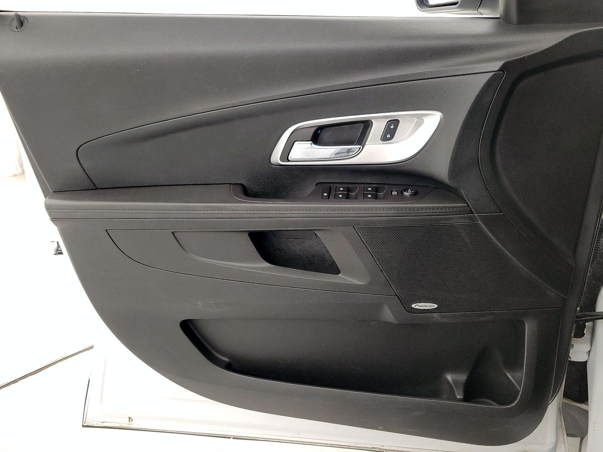 Thumbnail: 2017 Chevrolet Equinox - 12