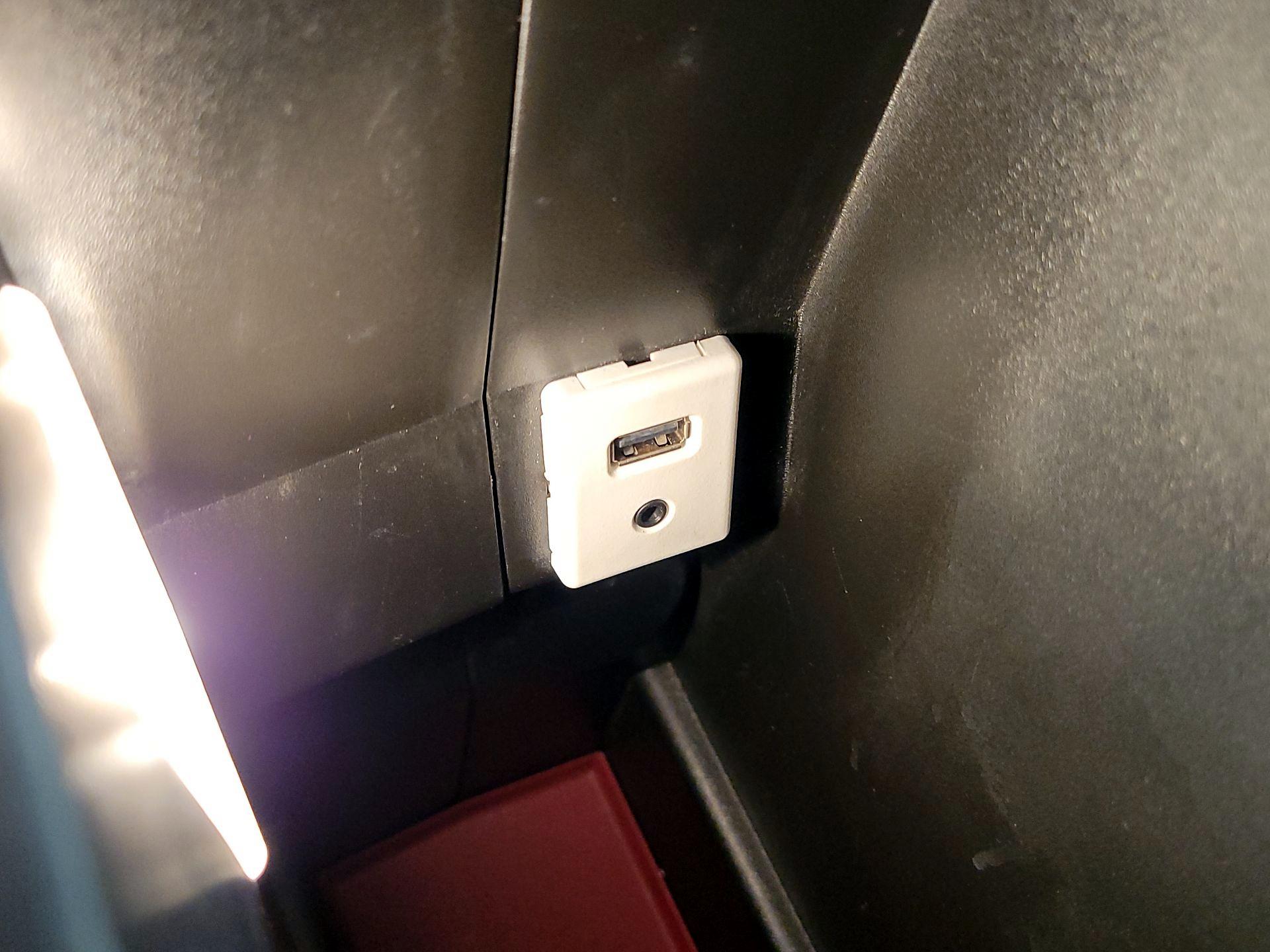 Thumbnail: 2017 Chevrolet Equinox - 17