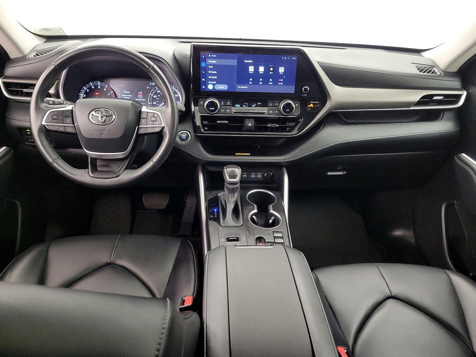 Thumbnail: 2023 Toyota Highlander - 9