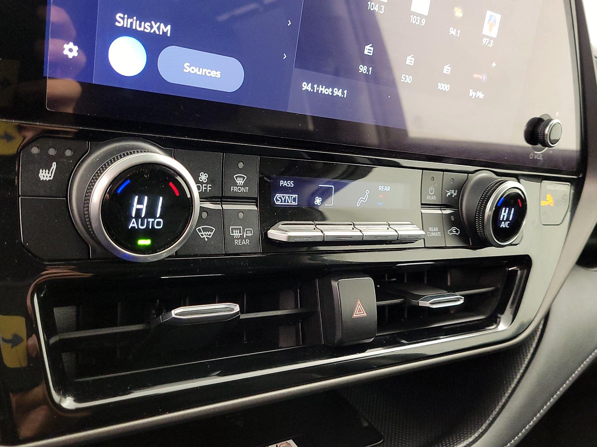 Thumbnail: 2023 Toyota Highlander - 16