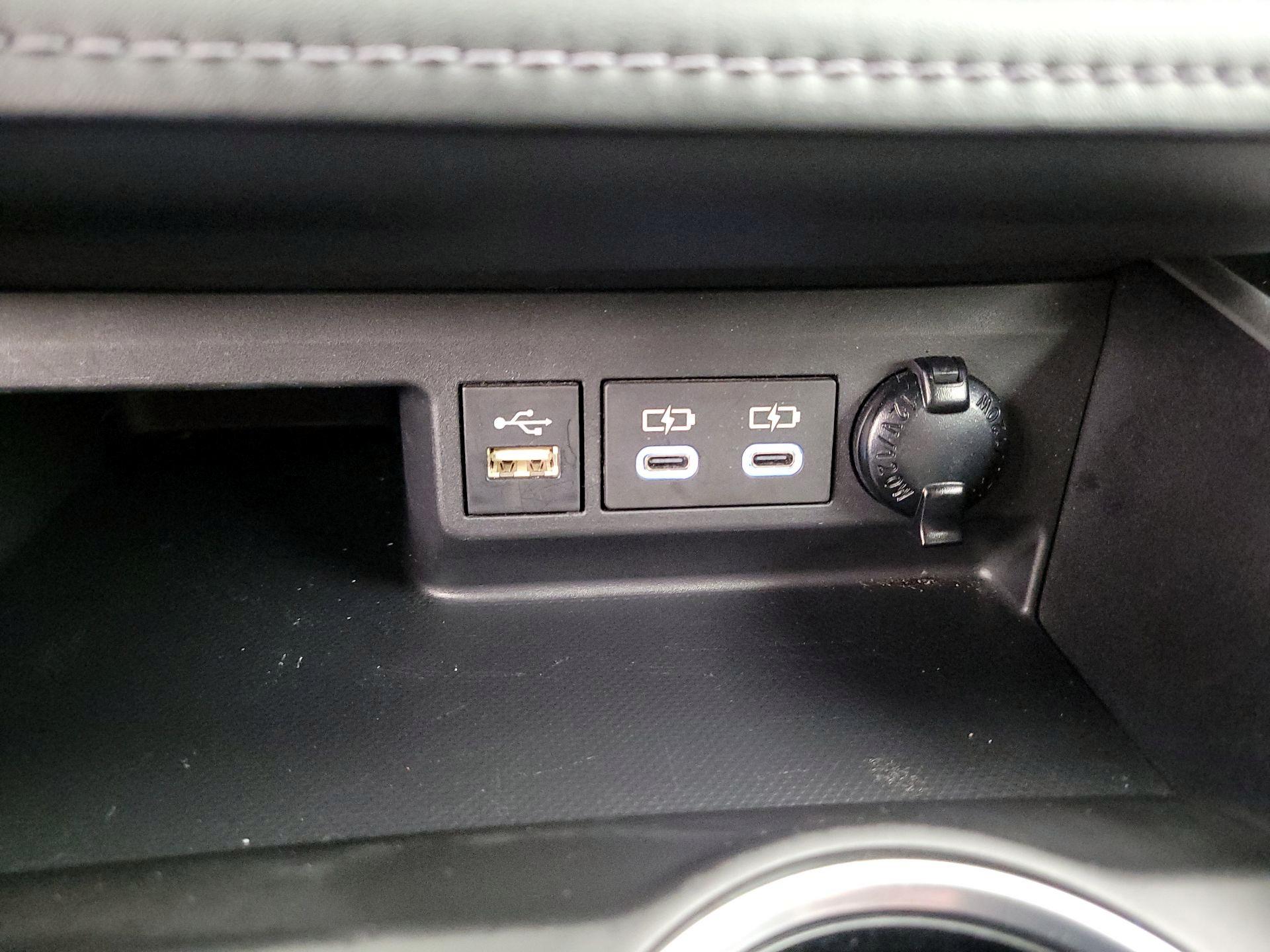 Thumbnail: 2023 Toyota Highlander - 18