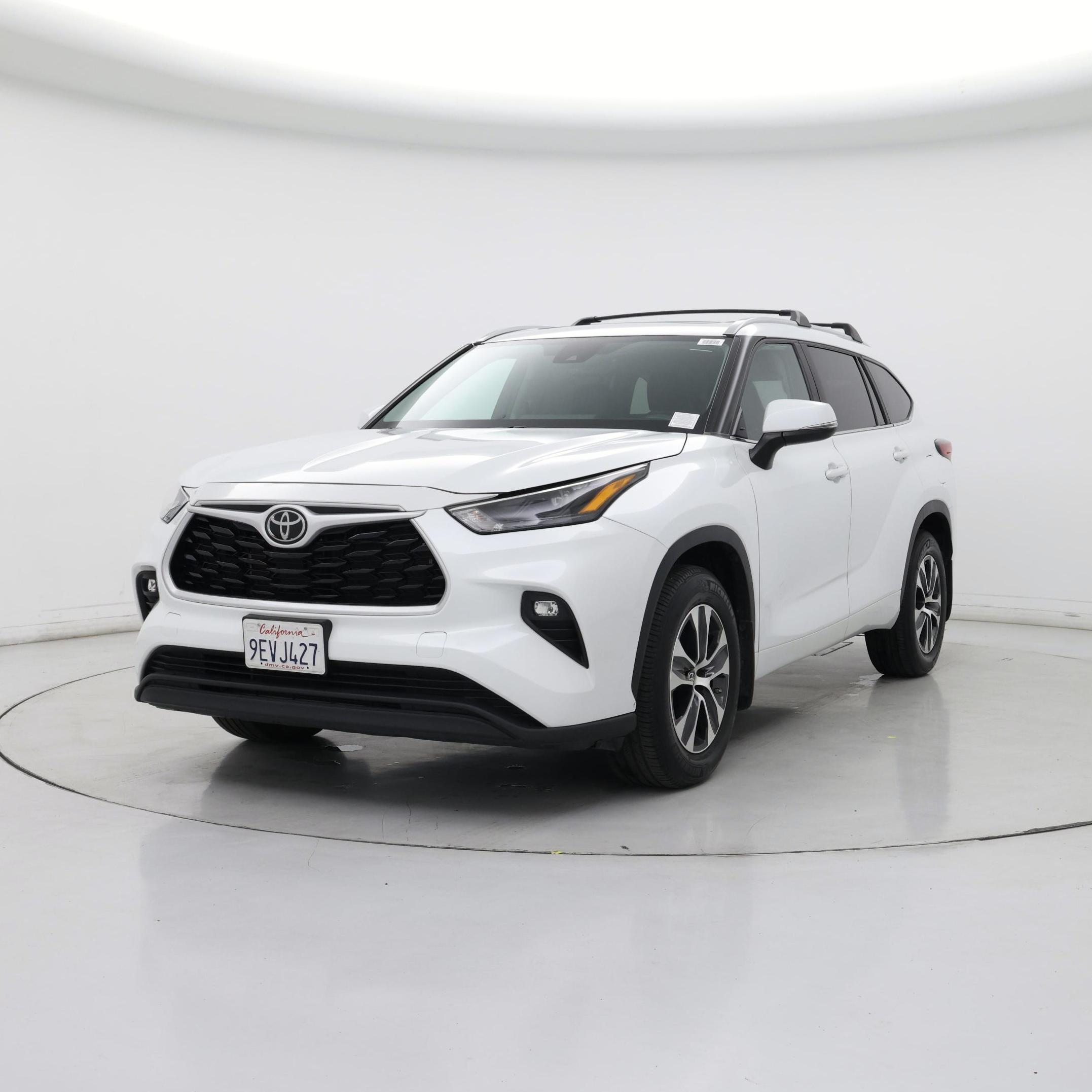Thumbnail: 2023 Toyota Highlander - 4