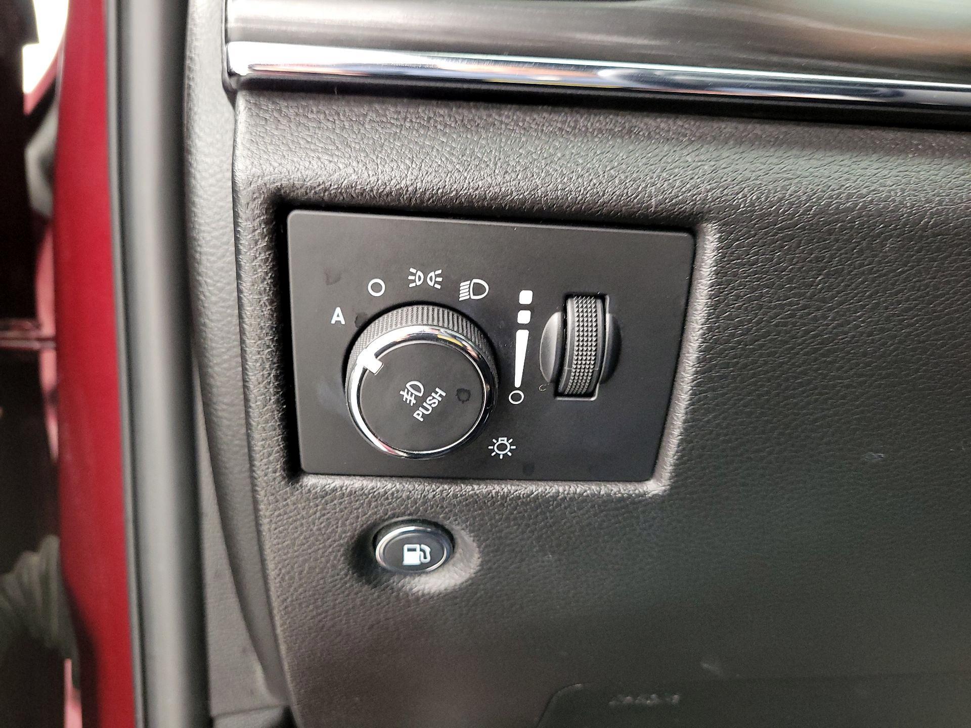 Thumbnail: 2019 Jeep Grand Cherokee - 13