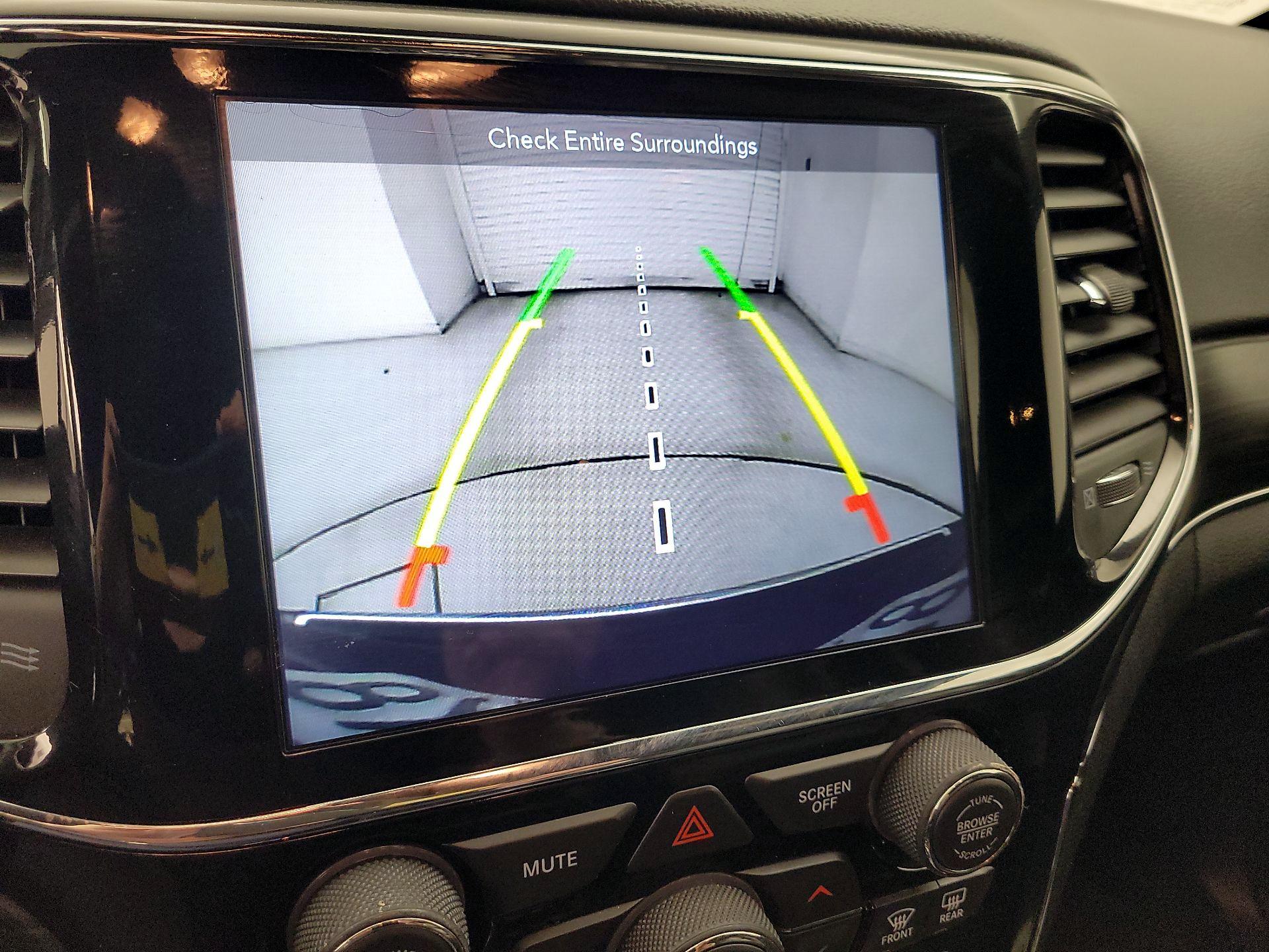 Thumbnail: 2019 Jeep Grand Cherokee - 15