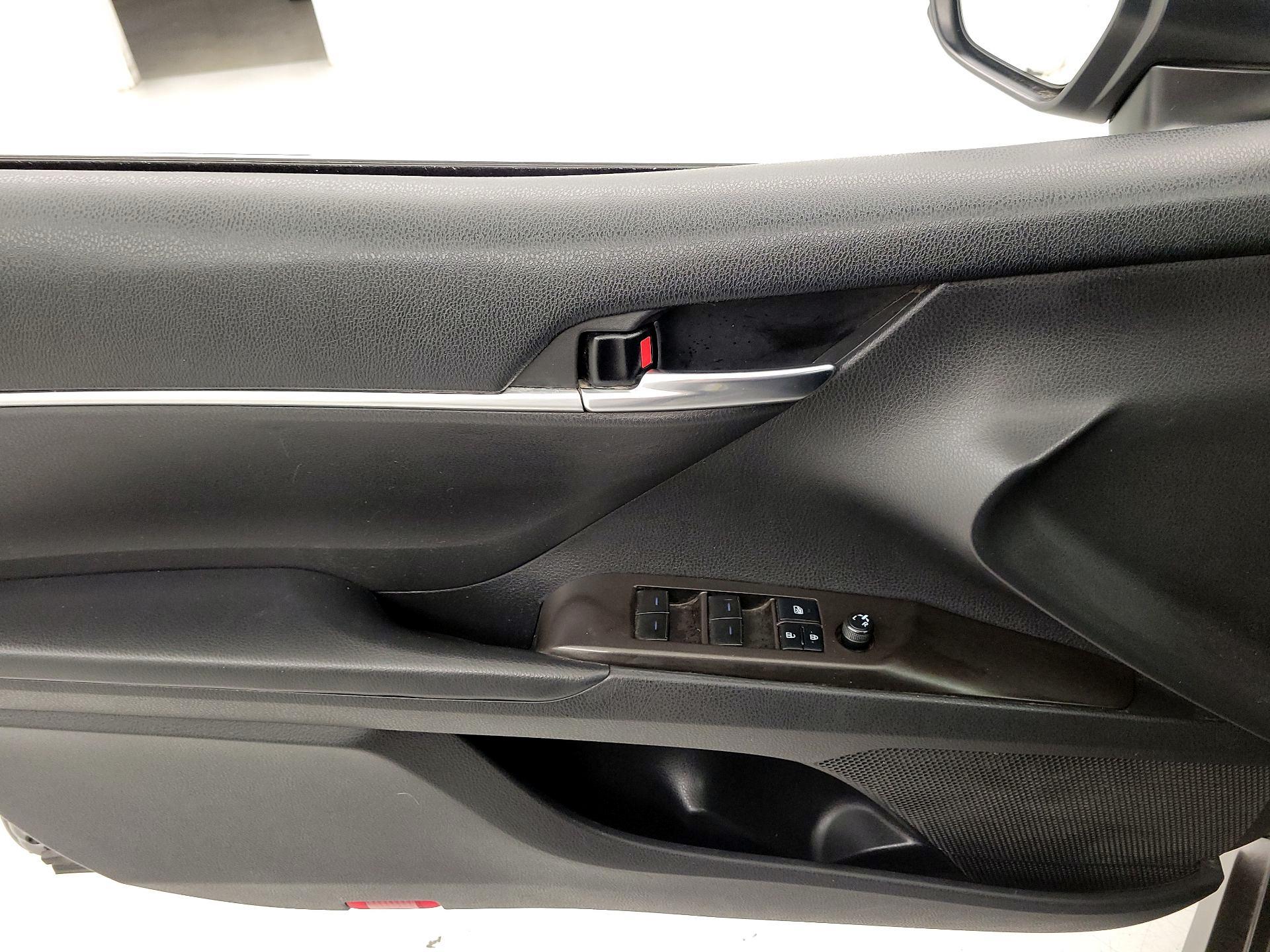 Thumbnail: 2022 Toyota Camry - 13