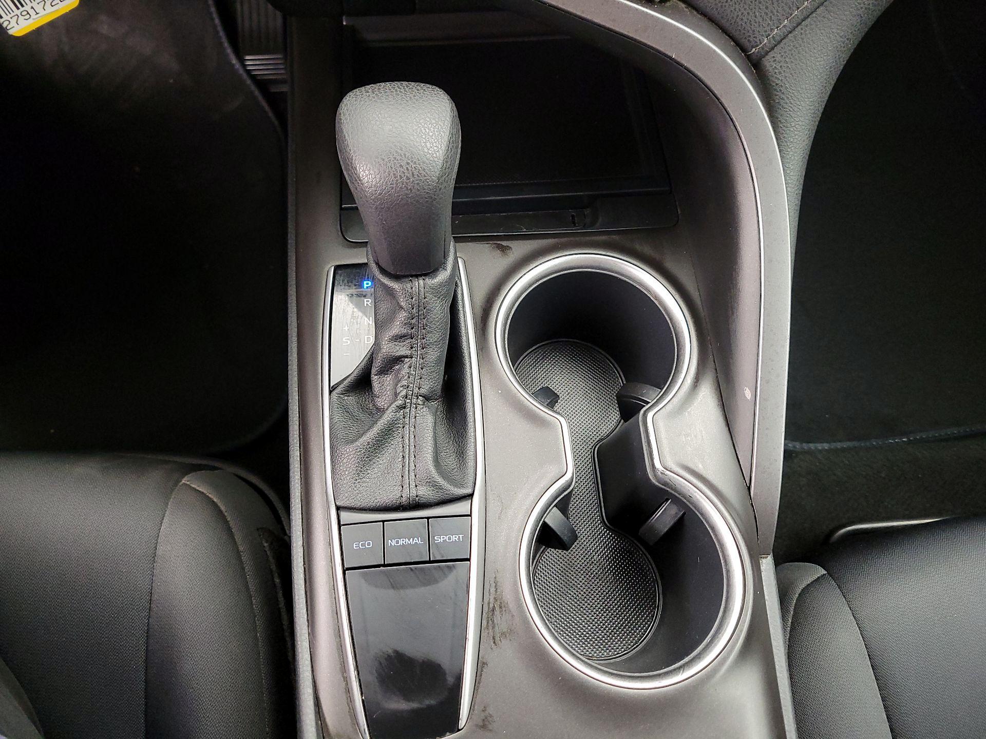 Thumbnail: 2022 Toyota Camry - 18