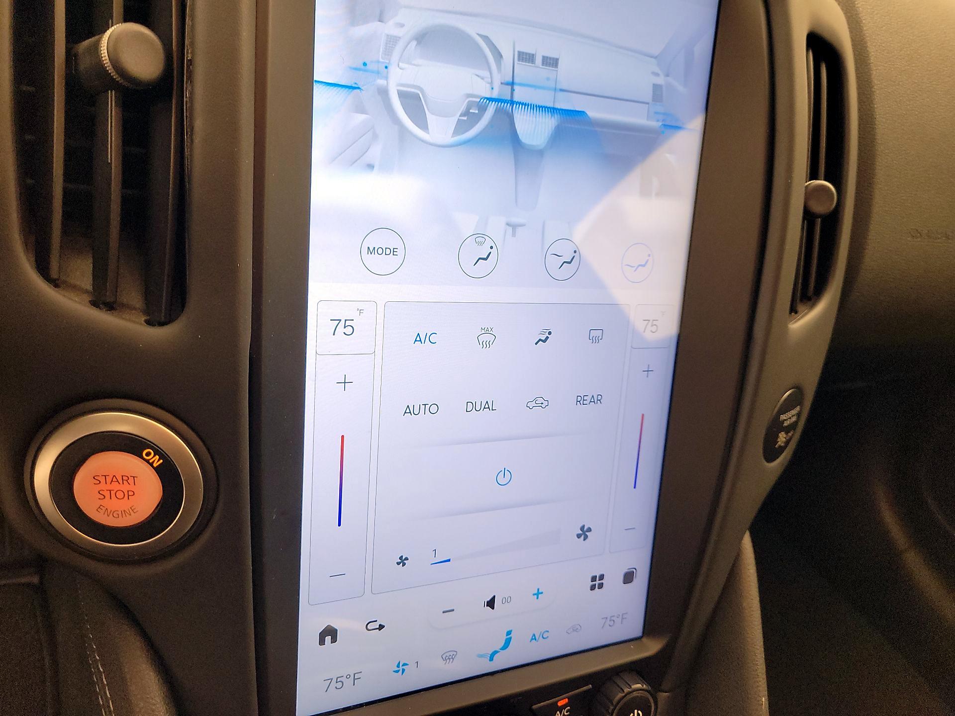 Thumbnail: 2014 Nissan Z - 15