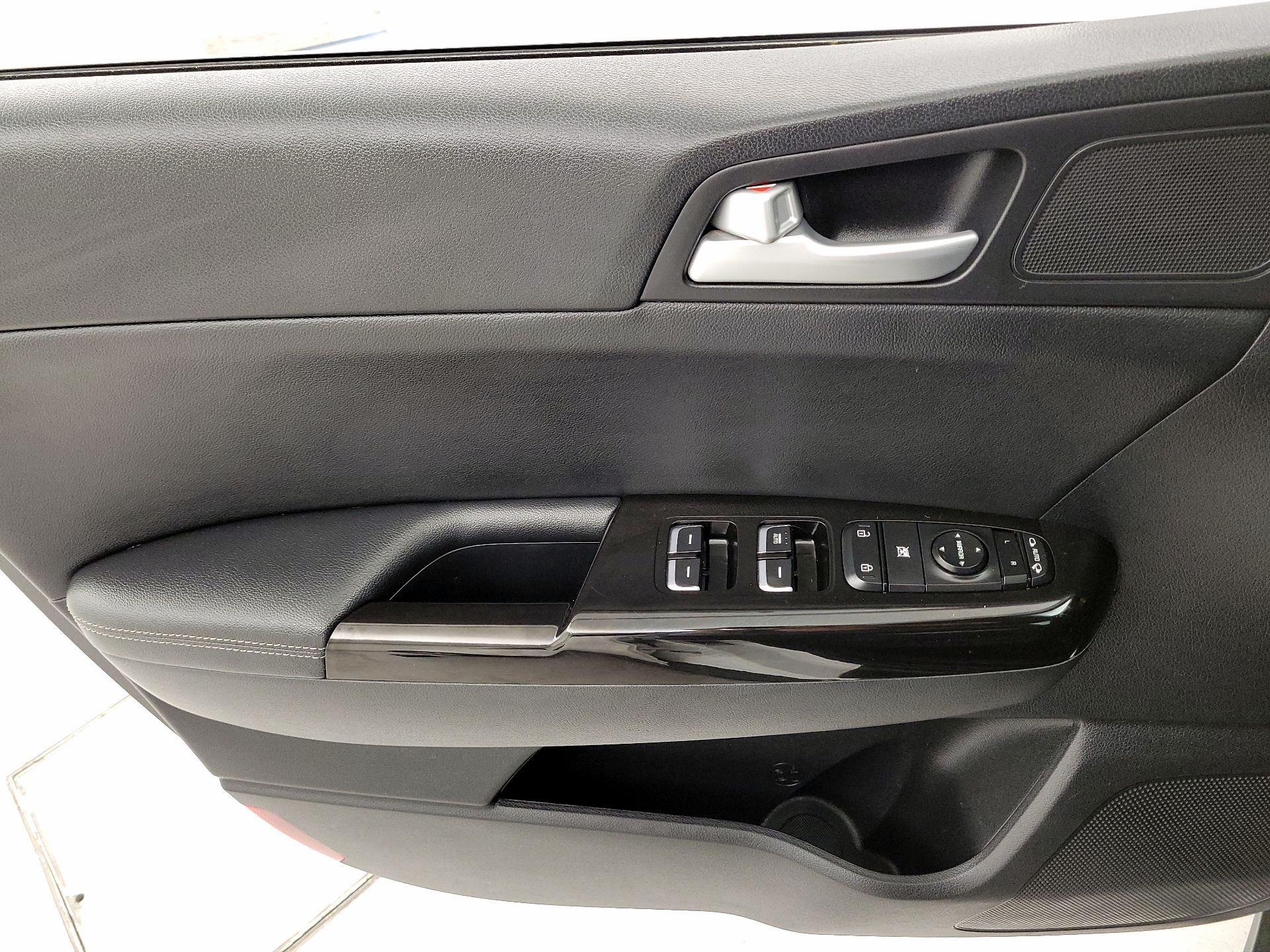 Thumbnail: 2019 Kia Sportage - 12