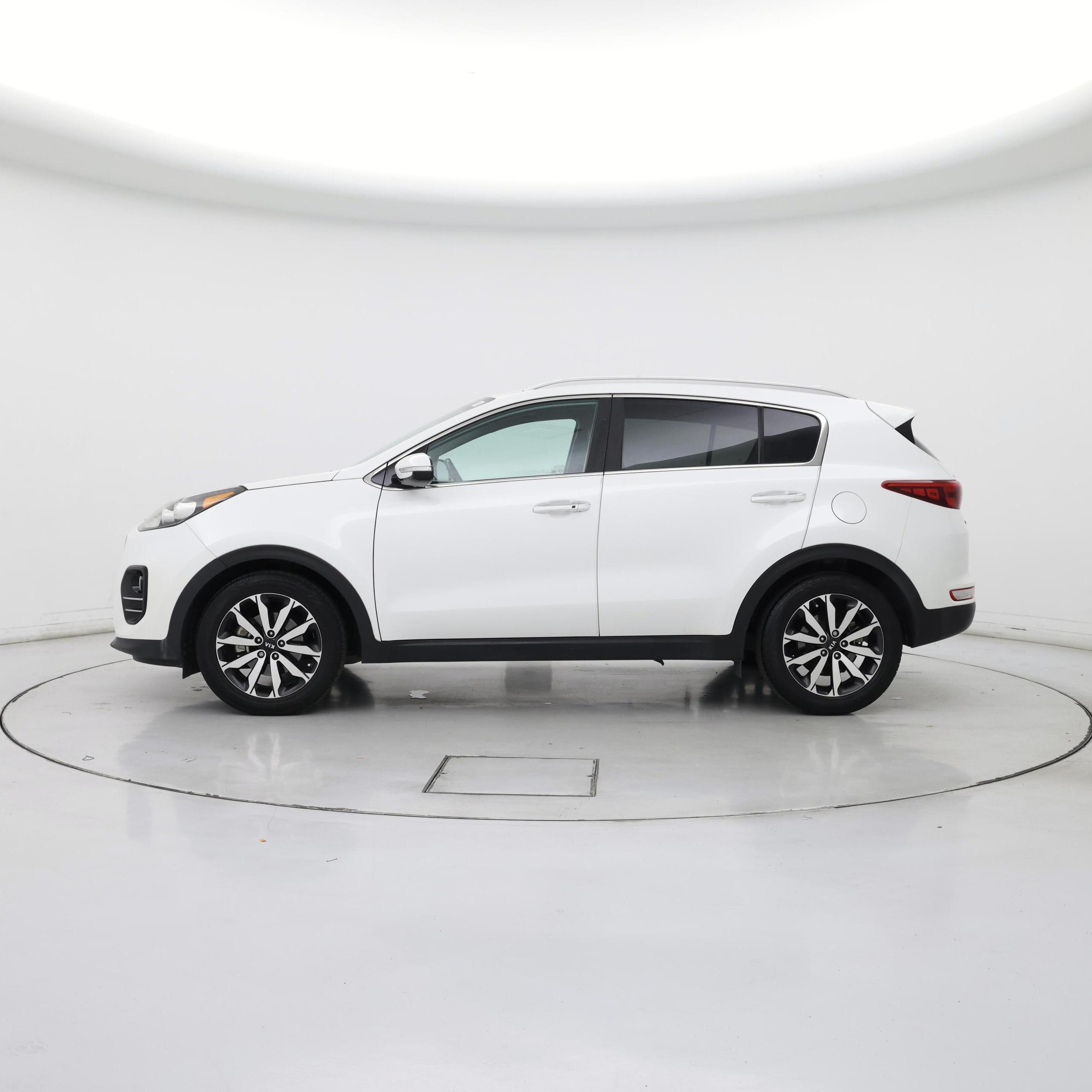 Thumbnail: 2019 Kia Sportage - 3