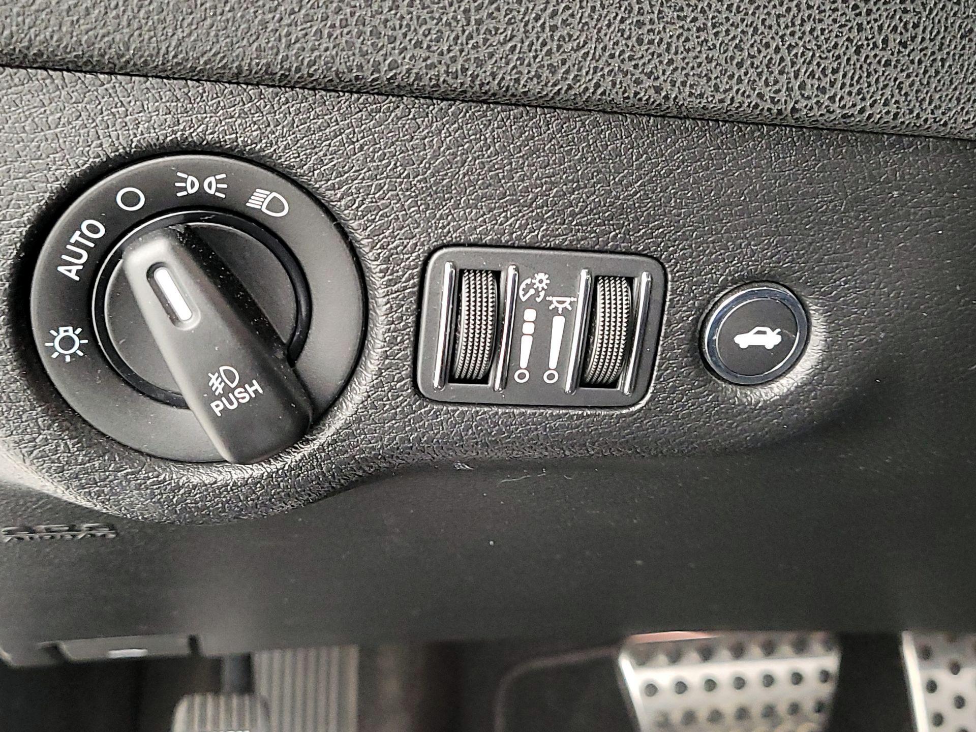 Thumbnail: 2020 Dodge Charger - 13