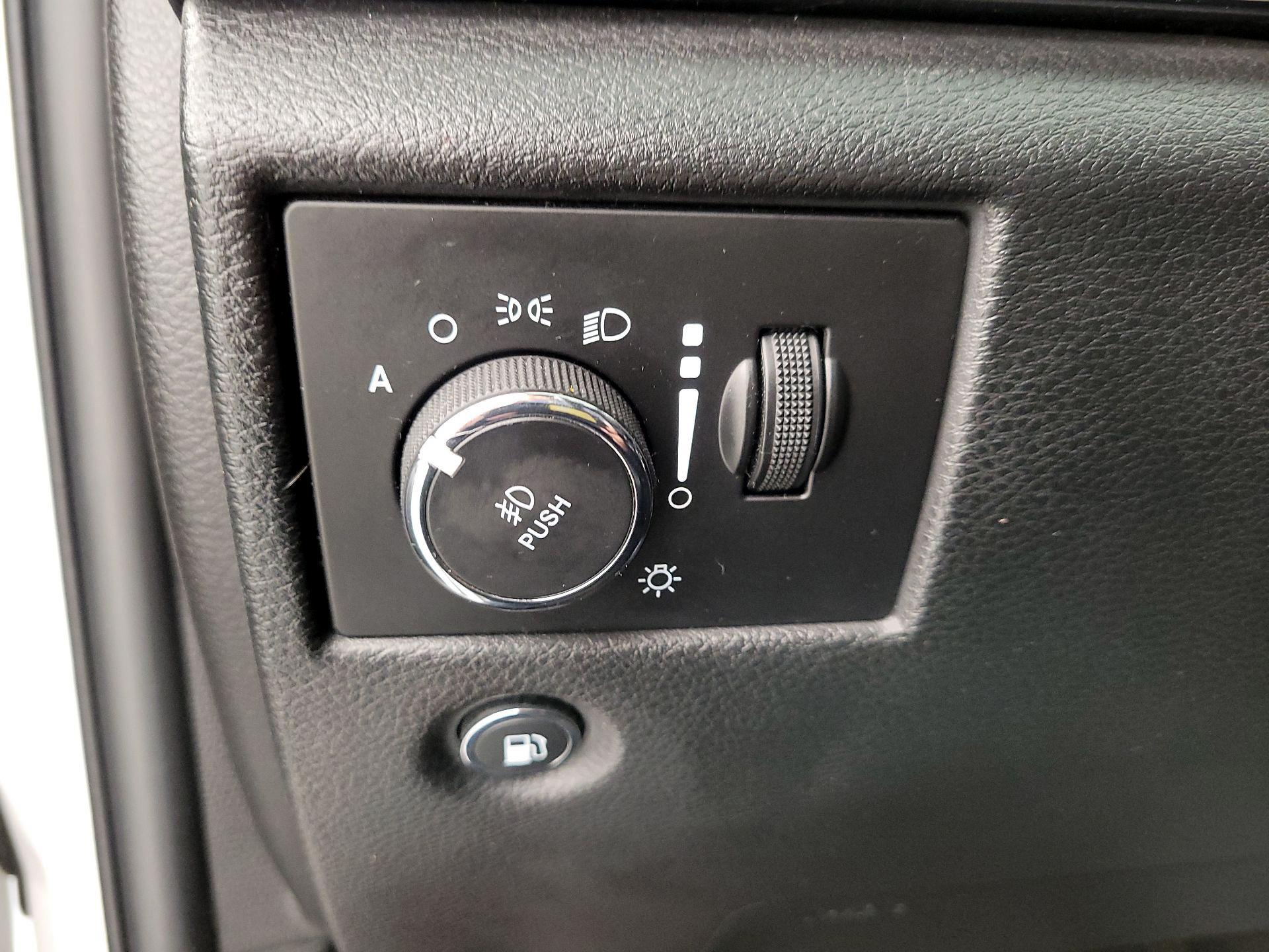 Thumbnail: 2020 Jeep Grand Cherokee - 13