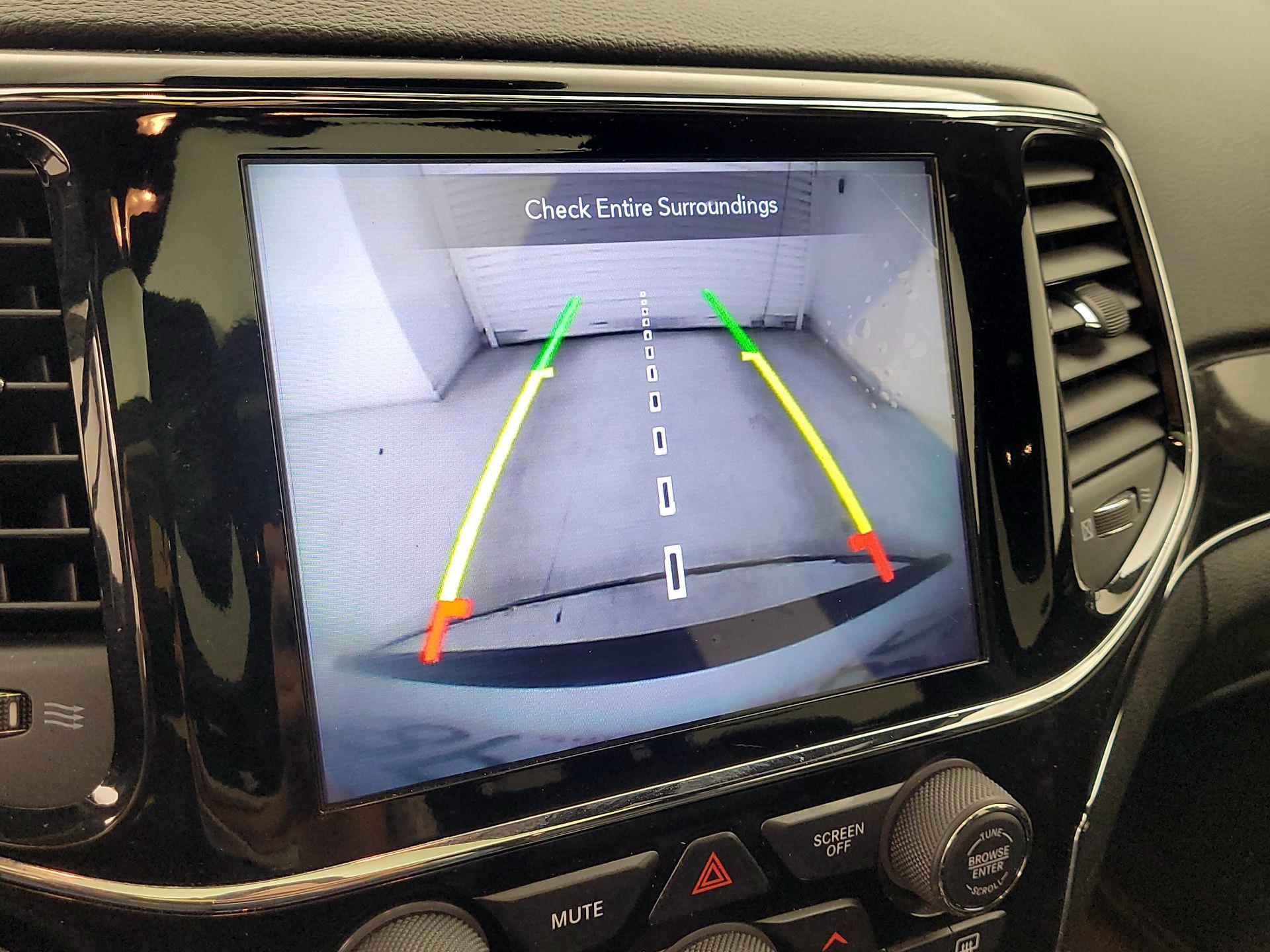 Thumbnail: 2020 Jeep Grand Cherokee - 15